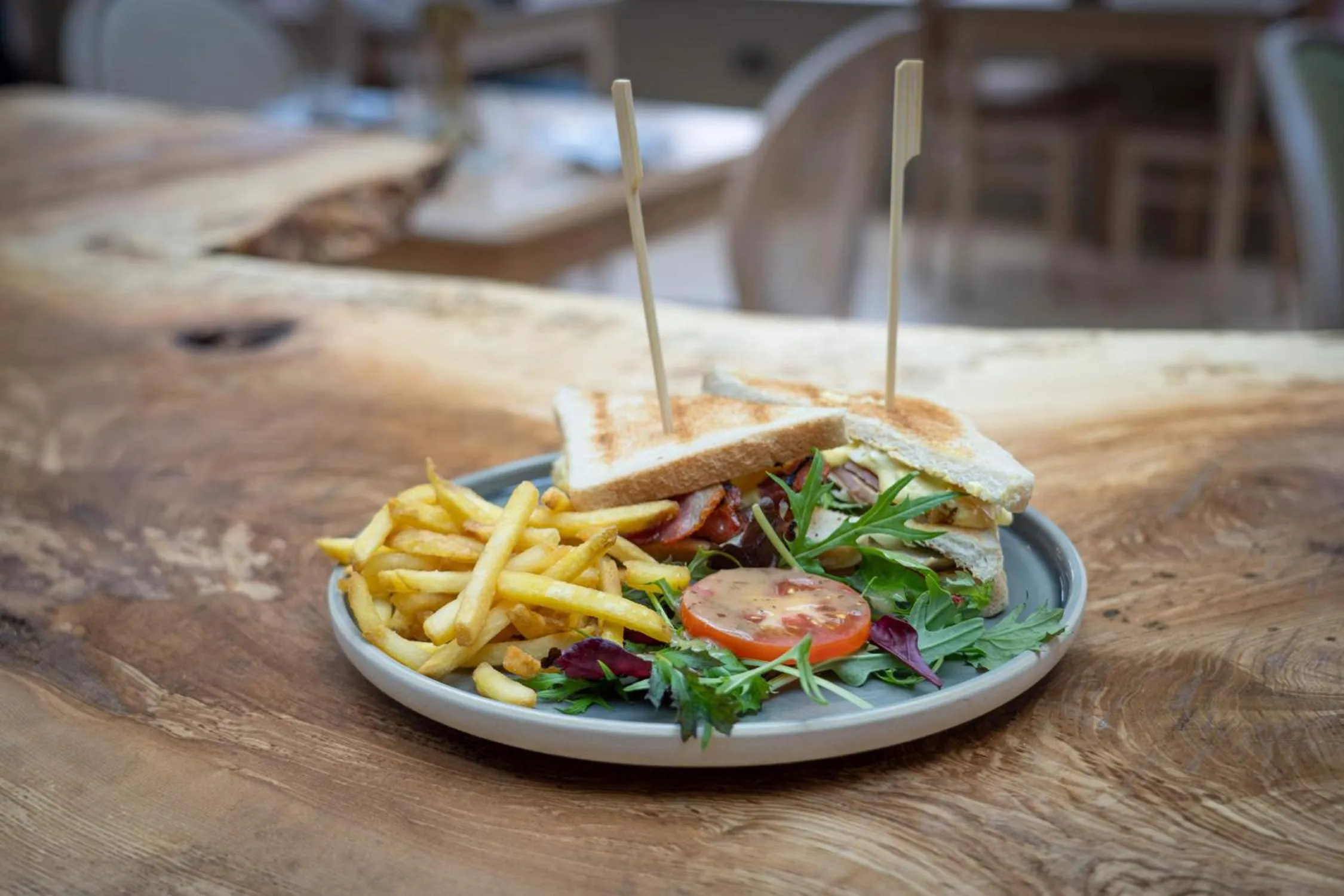 Food and drinks in Waterton Park Hotel