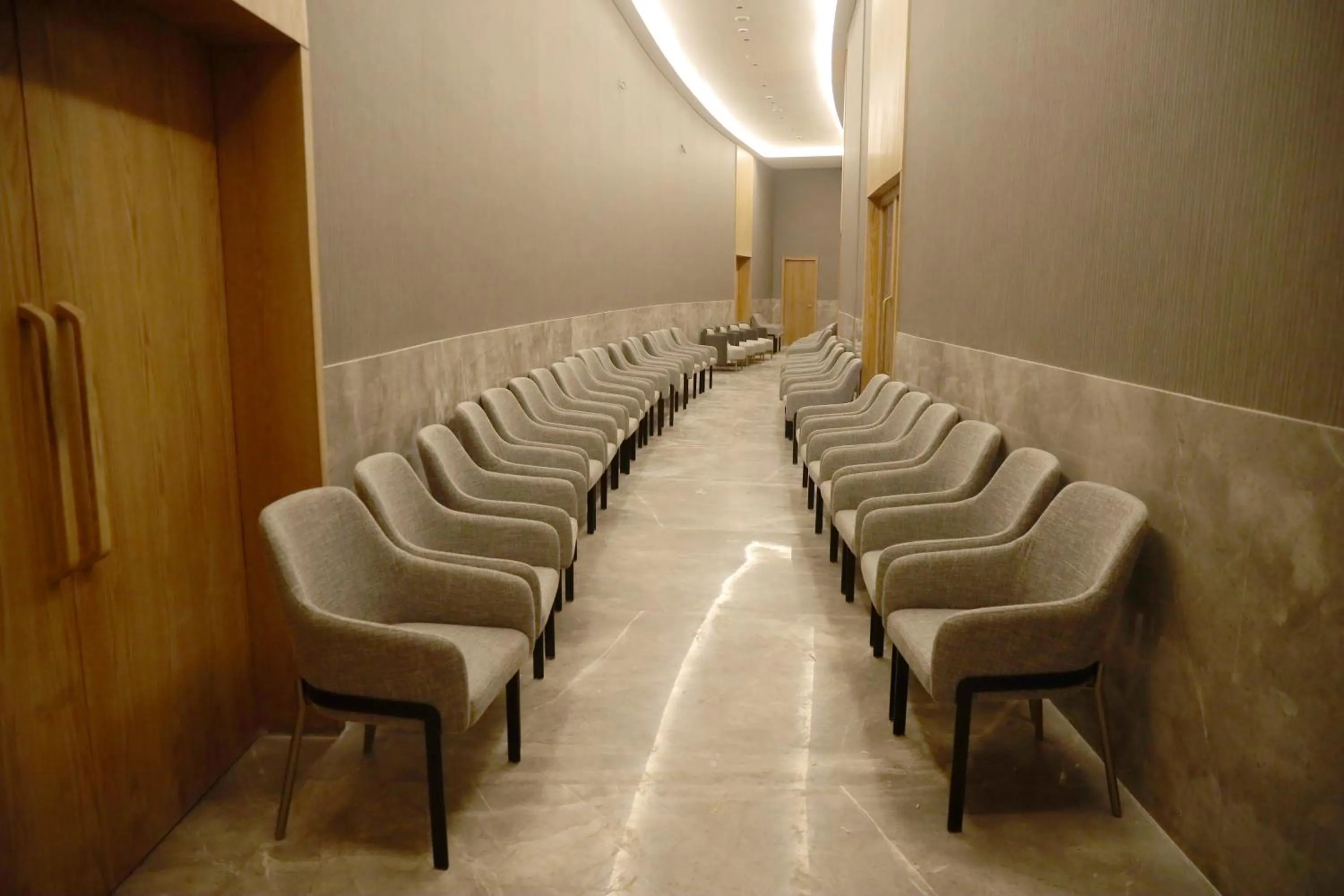 Banquet/Function facilities in Regenta - The World Surat