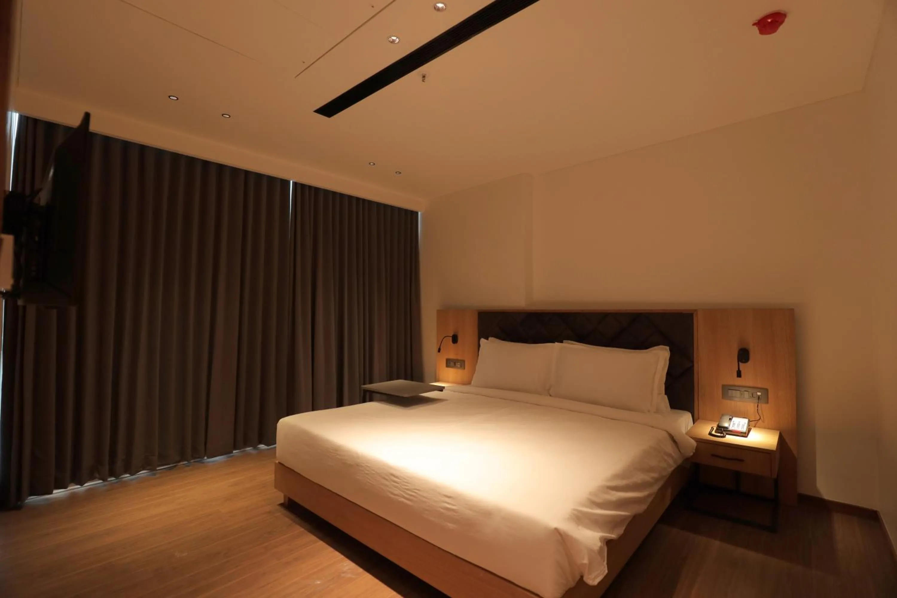 Bedroom, Bed in Regenta - The World Surat