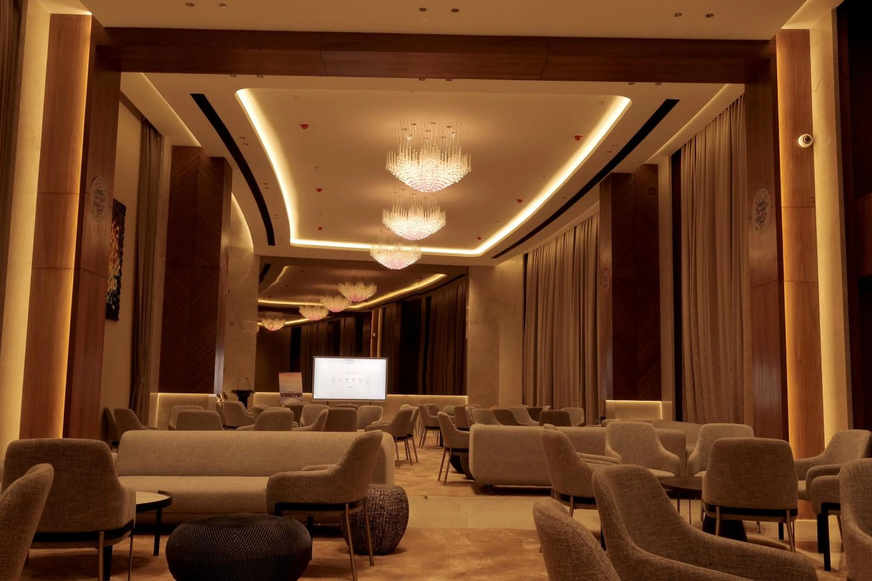 Banquet/Function facilities in Regenta - The World Surat