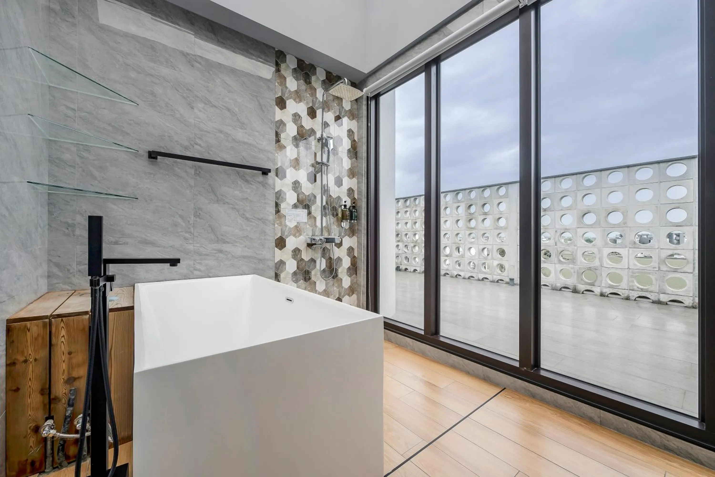 Bathroom in Ning Xia Time