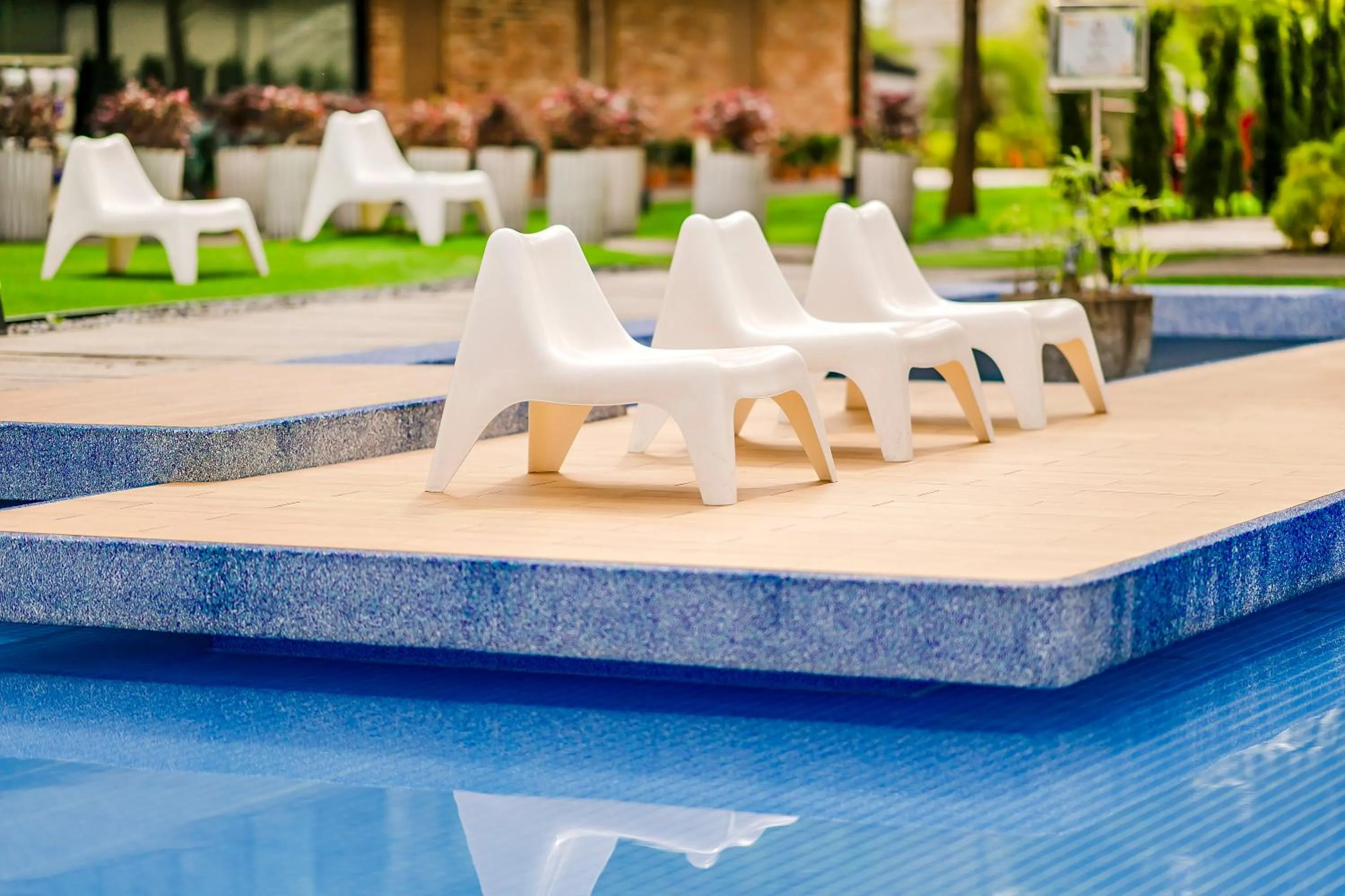 Pool view in Ning Xia Time