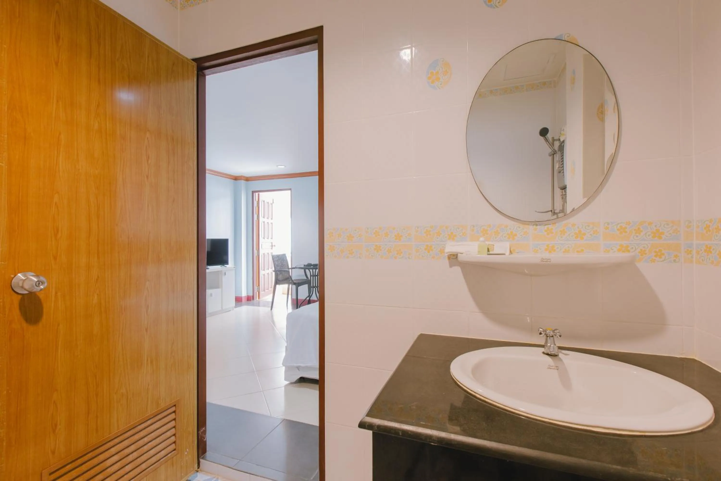 Bathroom in Sunstar Palace Patong