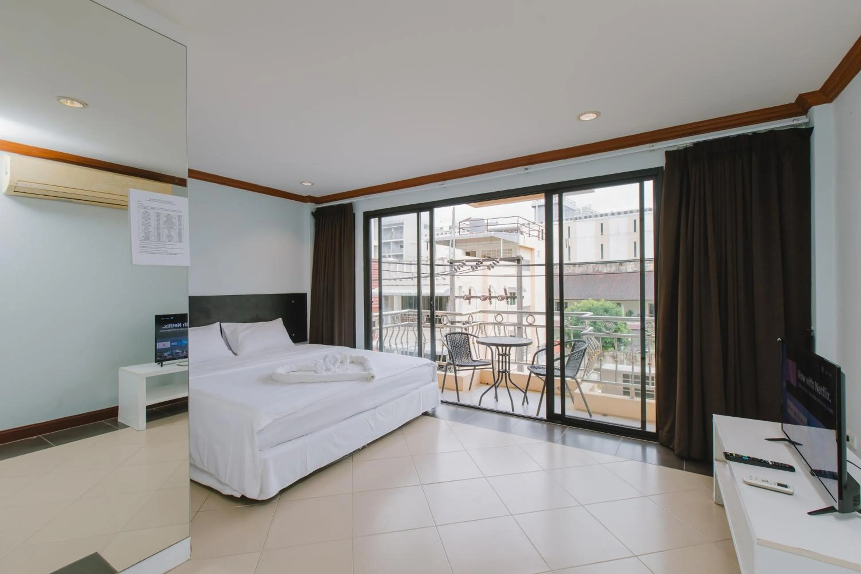 Balcony/Terrace, Bed in Sunstar Palace Patong