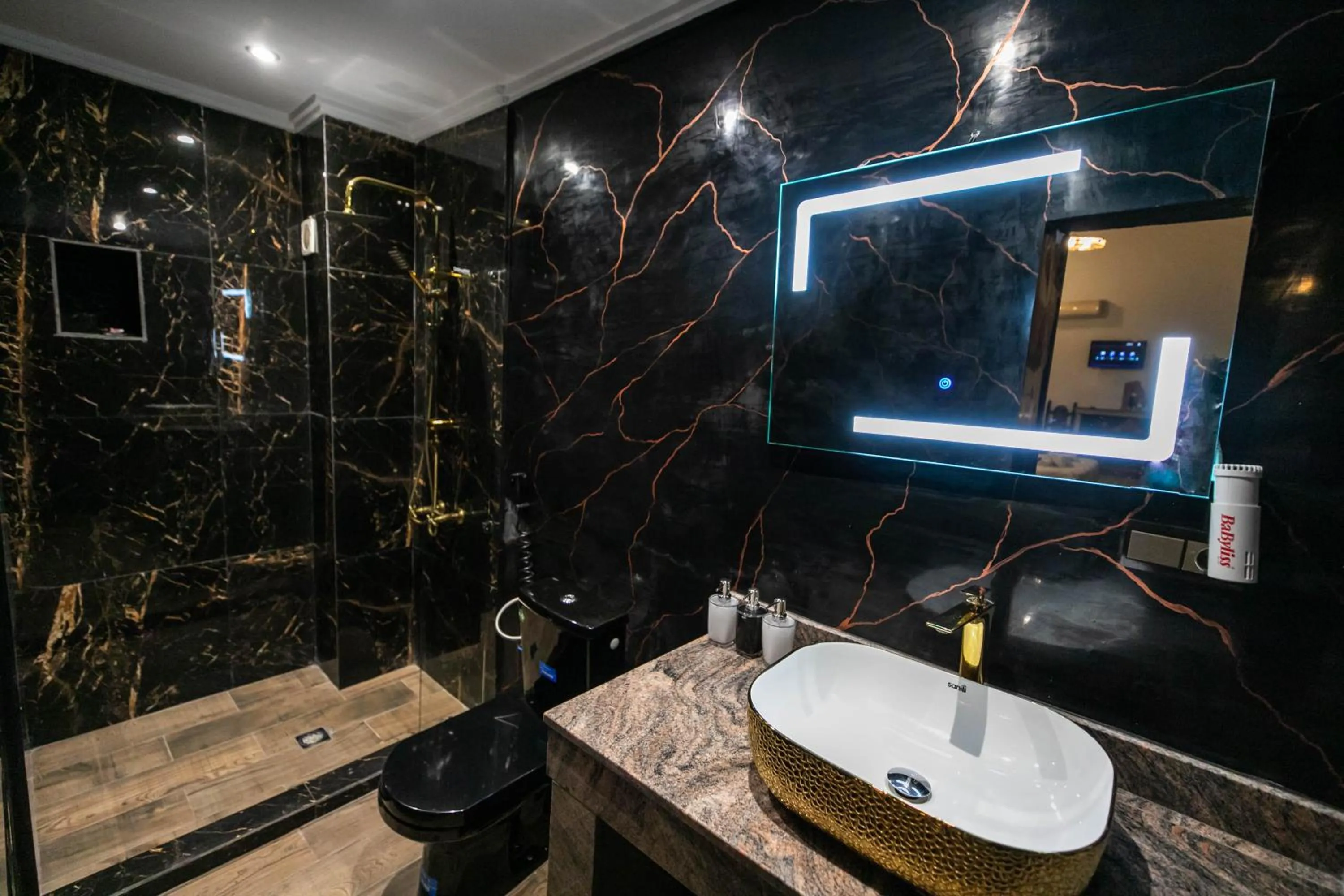 Shower in Palais Chahd Luxury