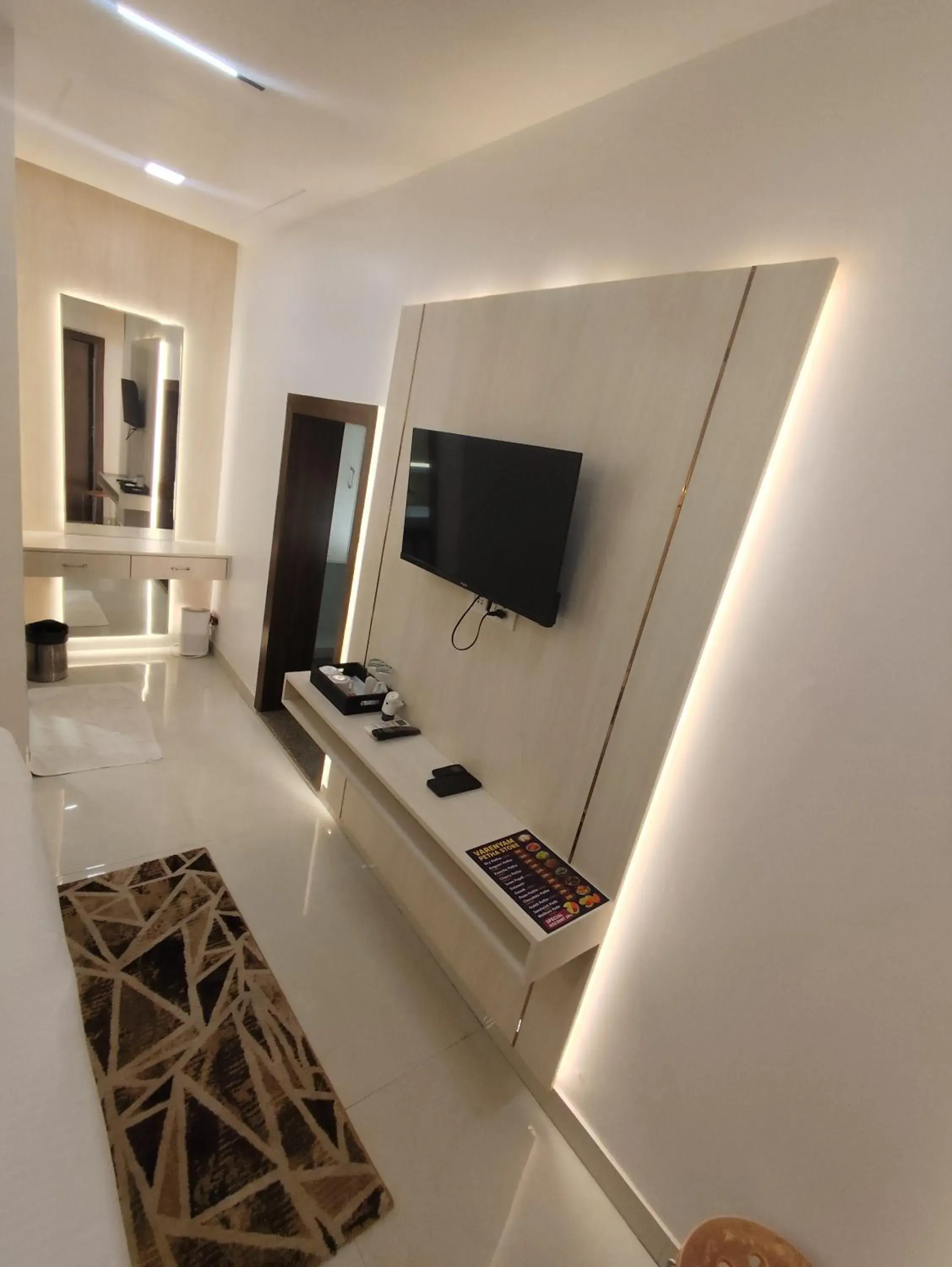 Deluxe Double Room in The Vacation Villa Agra A Boutique Hotel Near Taj Mahal Deluxe Double Room in The Vacation Villa Agra A Boutique Hotel Near Taj Mahal