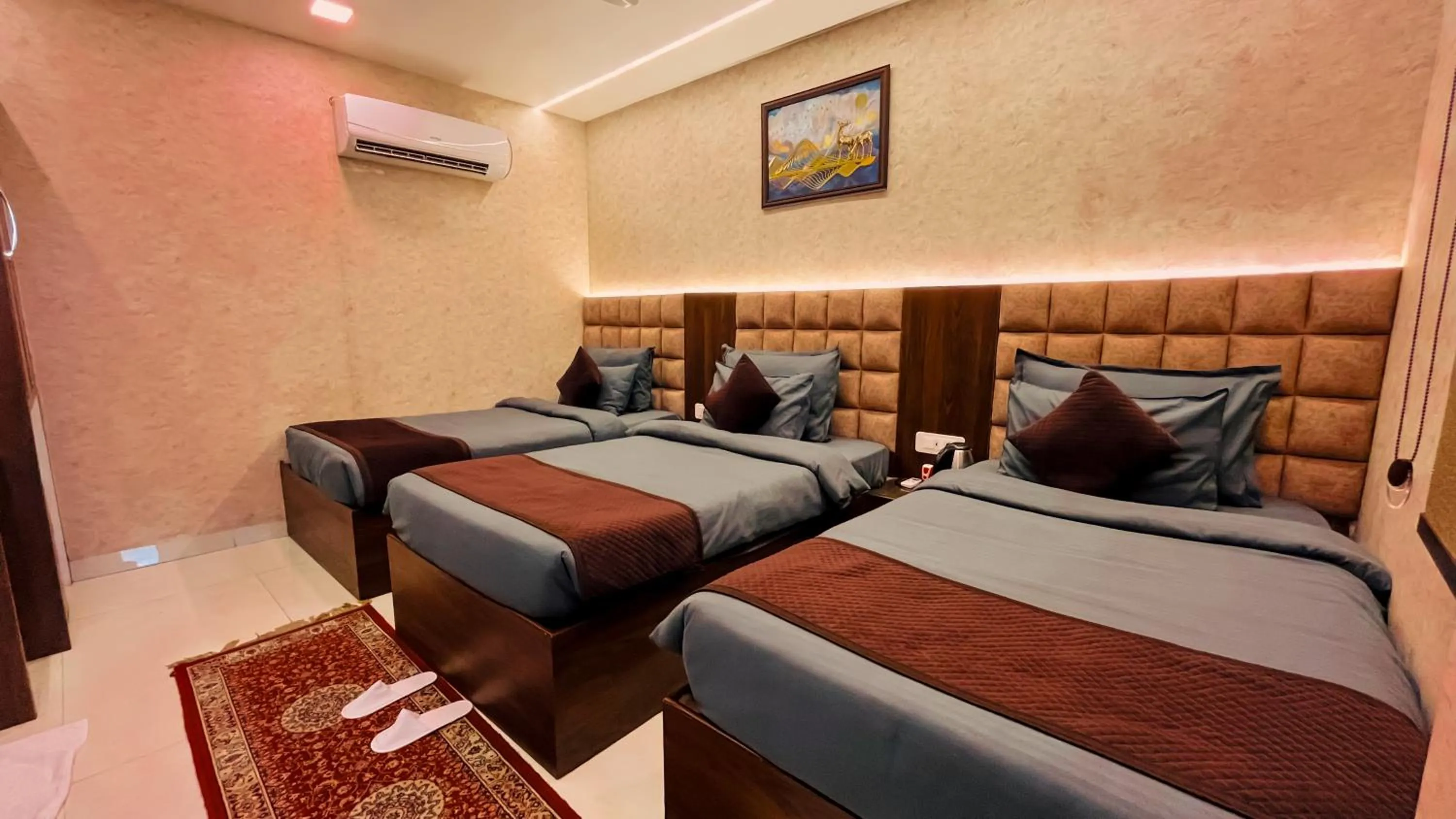 Bed in The Vacation Villa Agra A Boutique Hotel Near Taj Mahal