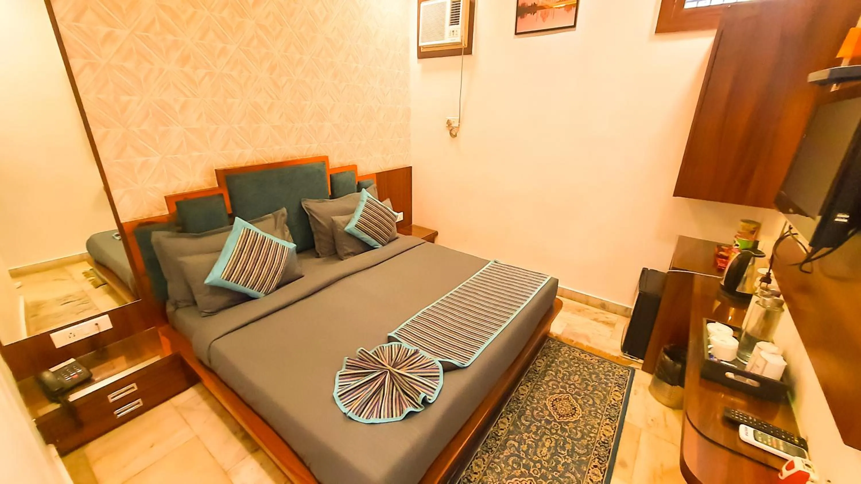 Bed in The Vacation Villa Agra A Boutique Hotel Near Taj Mahal