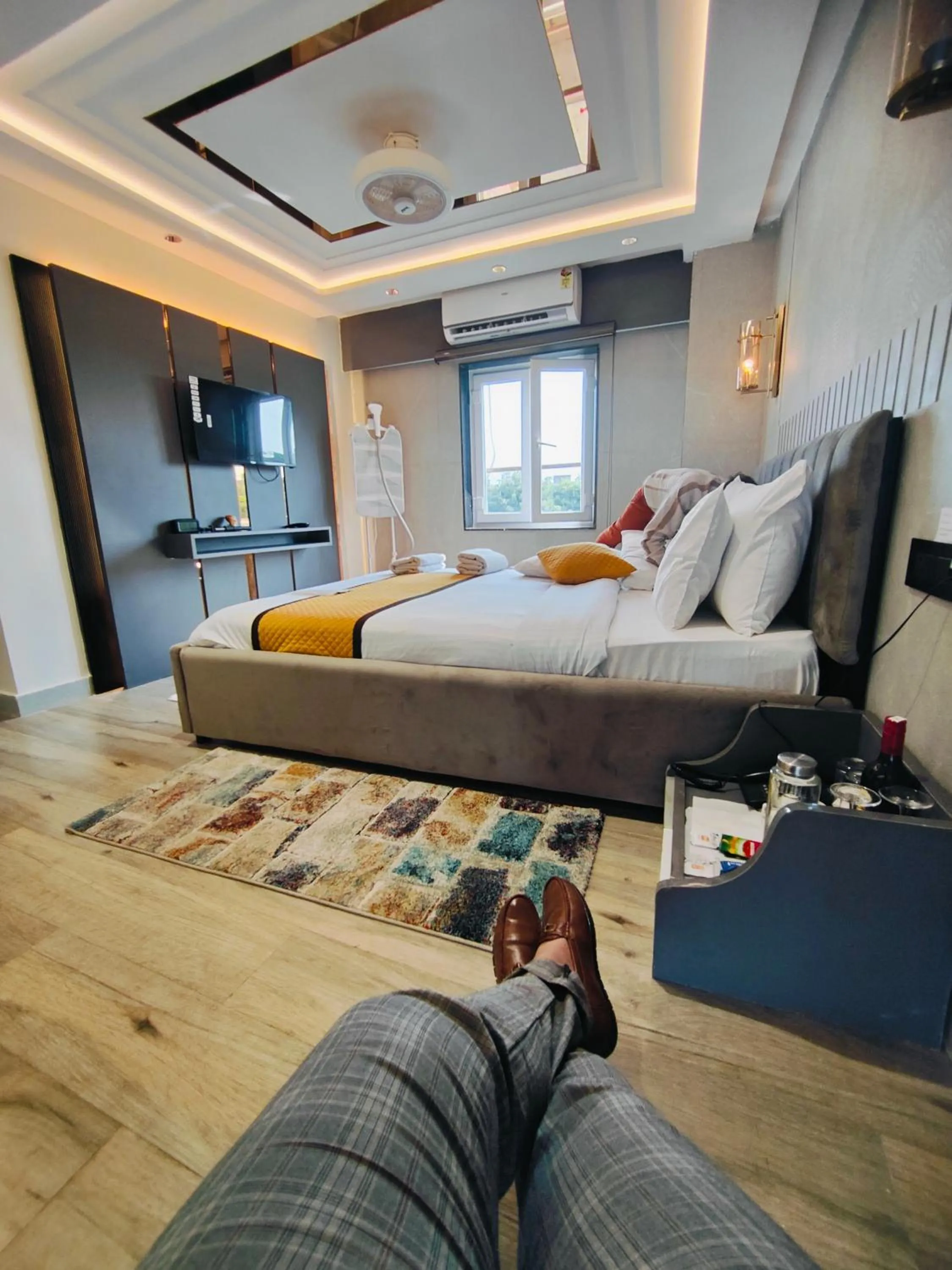 TV and multimedia, Bed in The Vacation Villa Agra A Boutique Hotel Near Taj Mahal