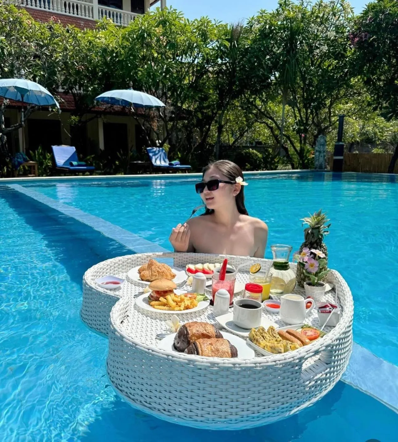 Restaurant/places to eat in New Mekar Jaya Hotel