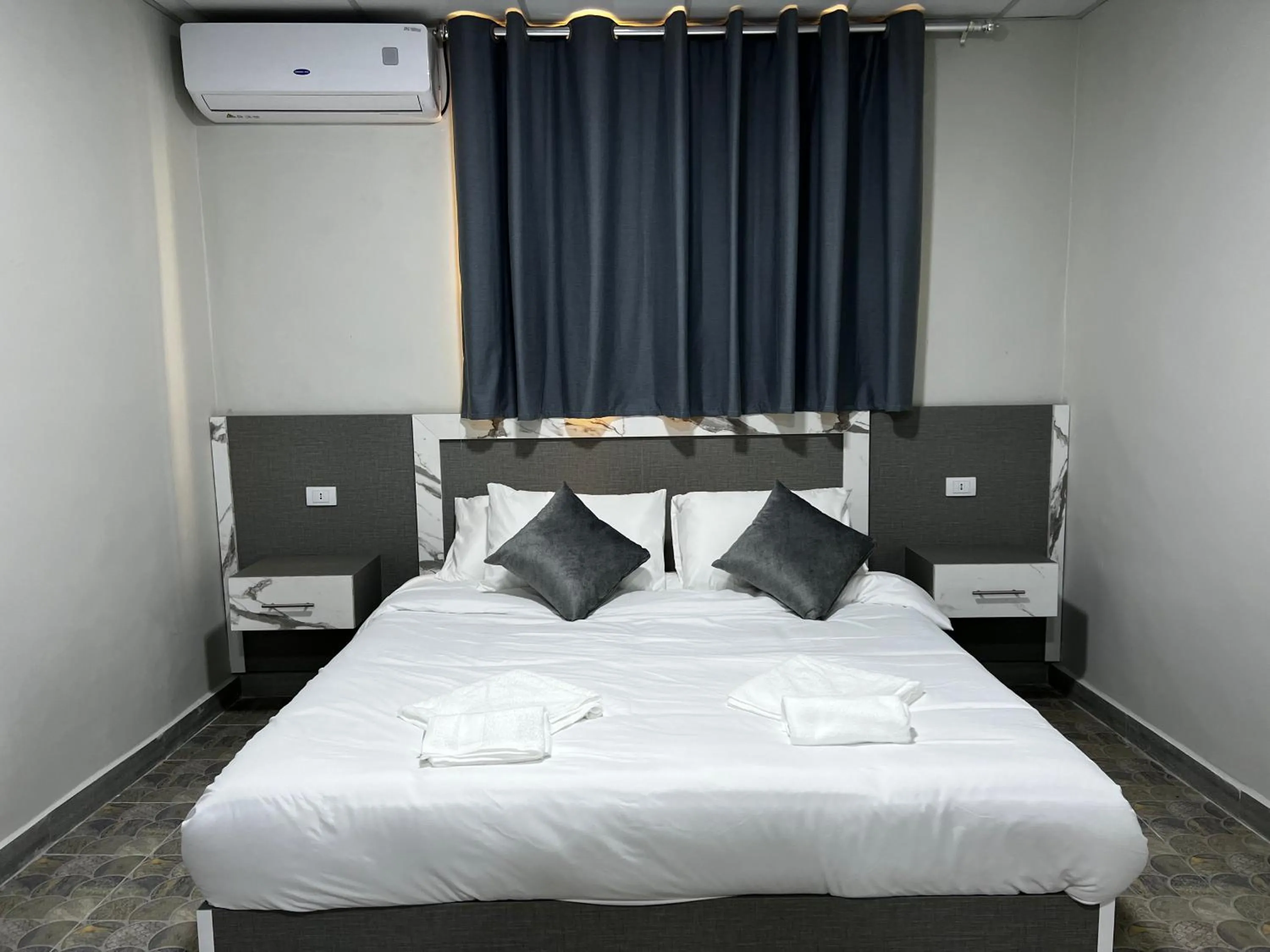 Family Room with Bathroom - single occupancy in Downtown Inn Madaba