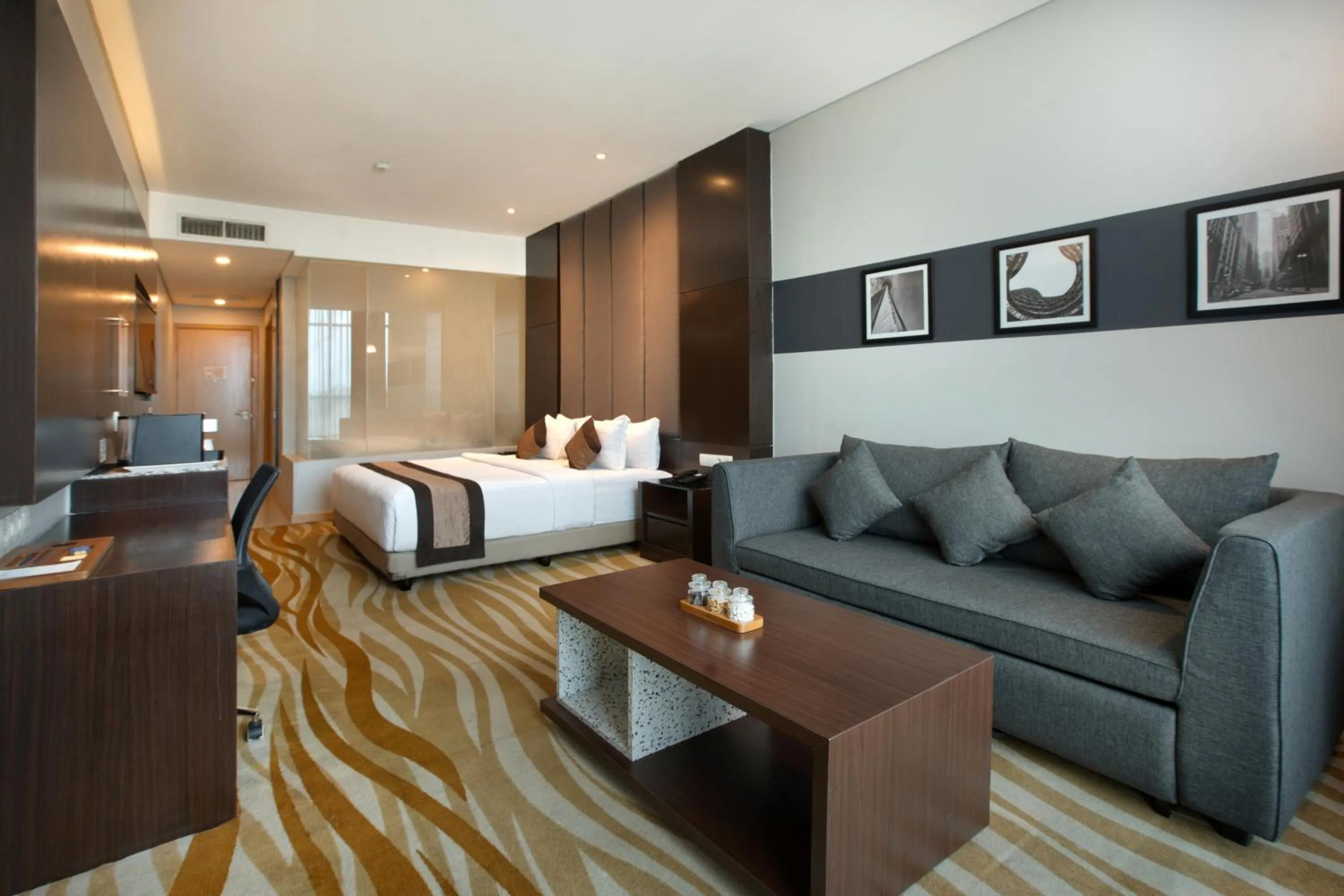 Bedroom, Bed in Grand Tjokro Premiere Bandung