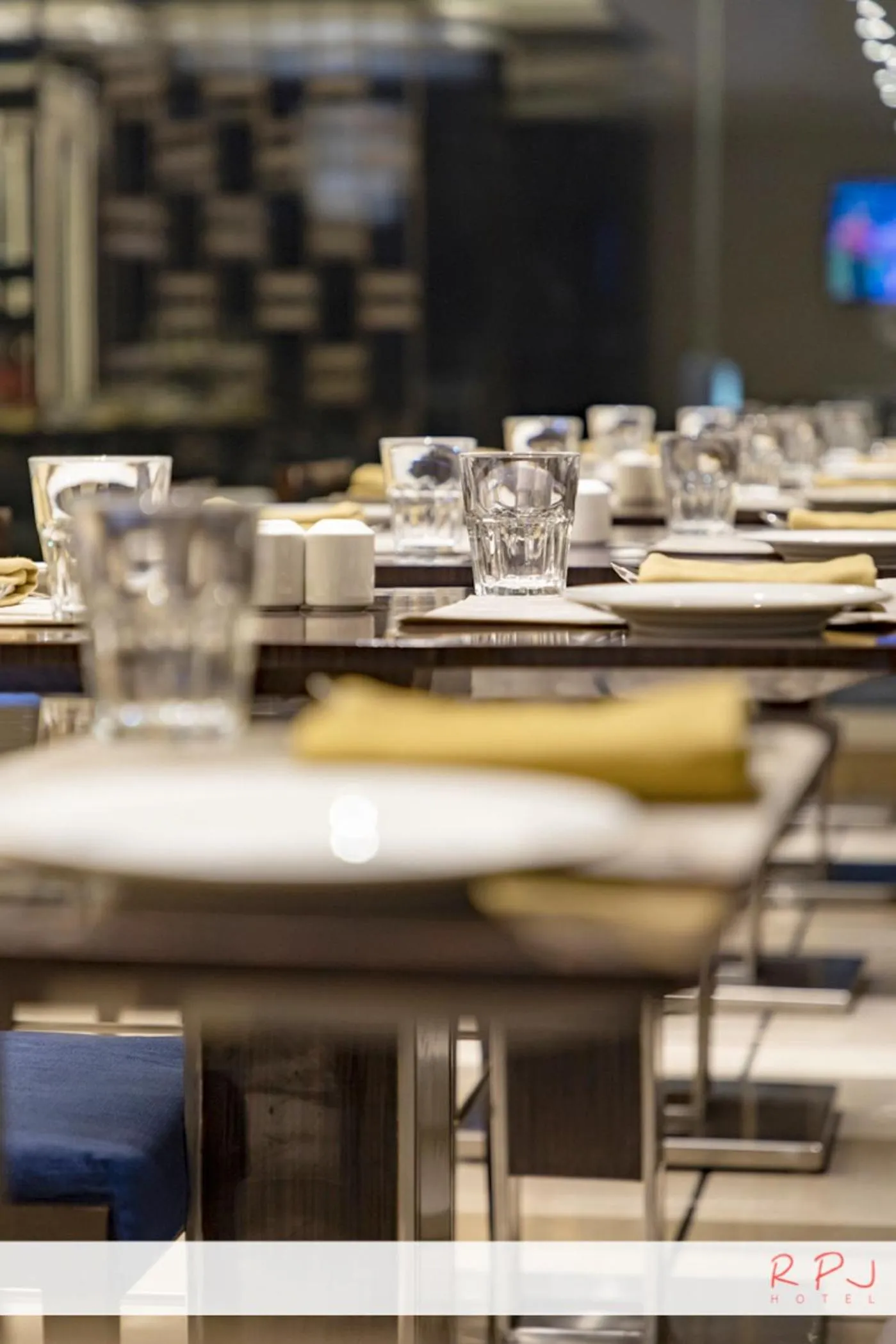 Restaurant/places to eat in RPJ Hotel Rajkot