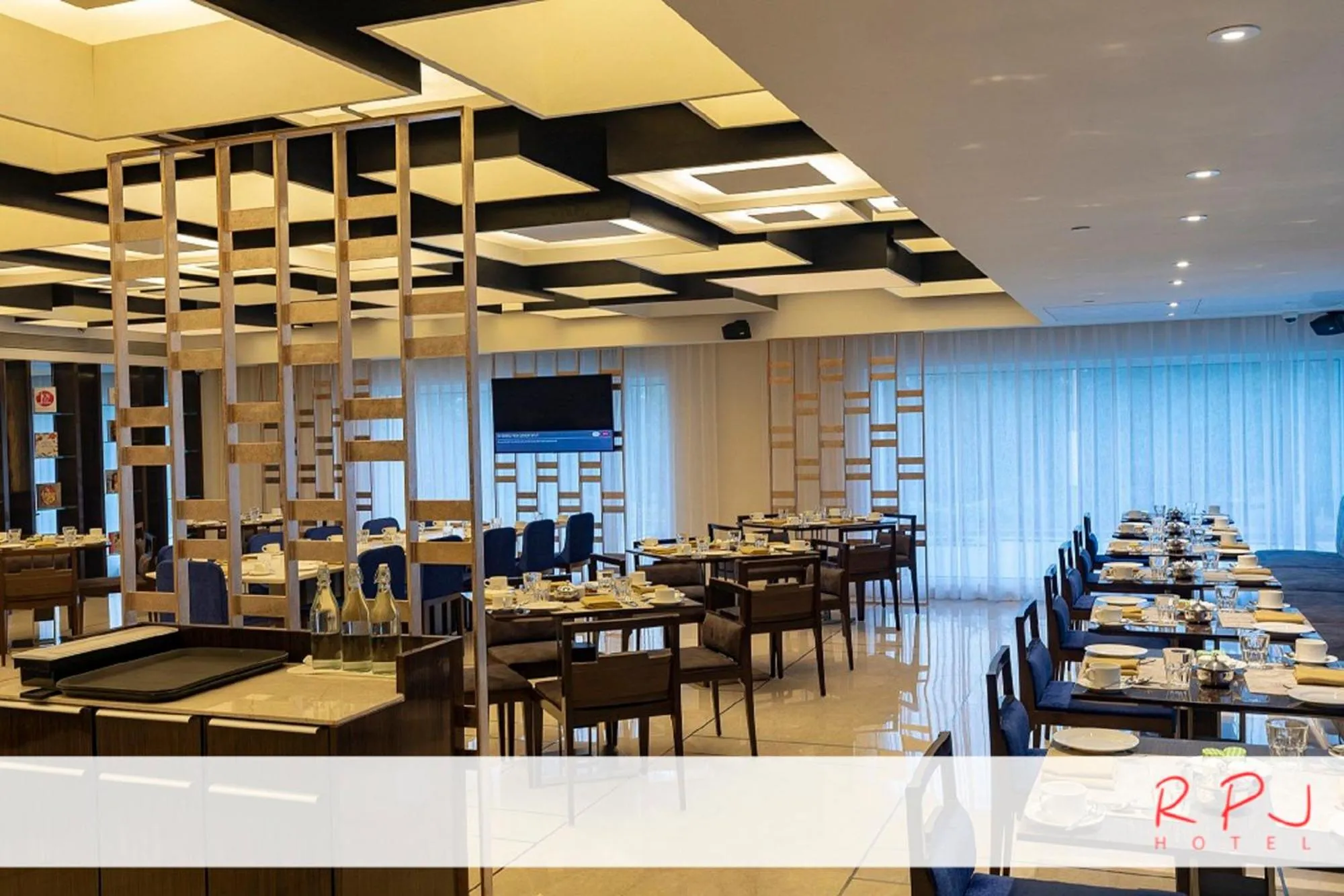 Restaurant/places to eat in RPJ Hotel Rajkot