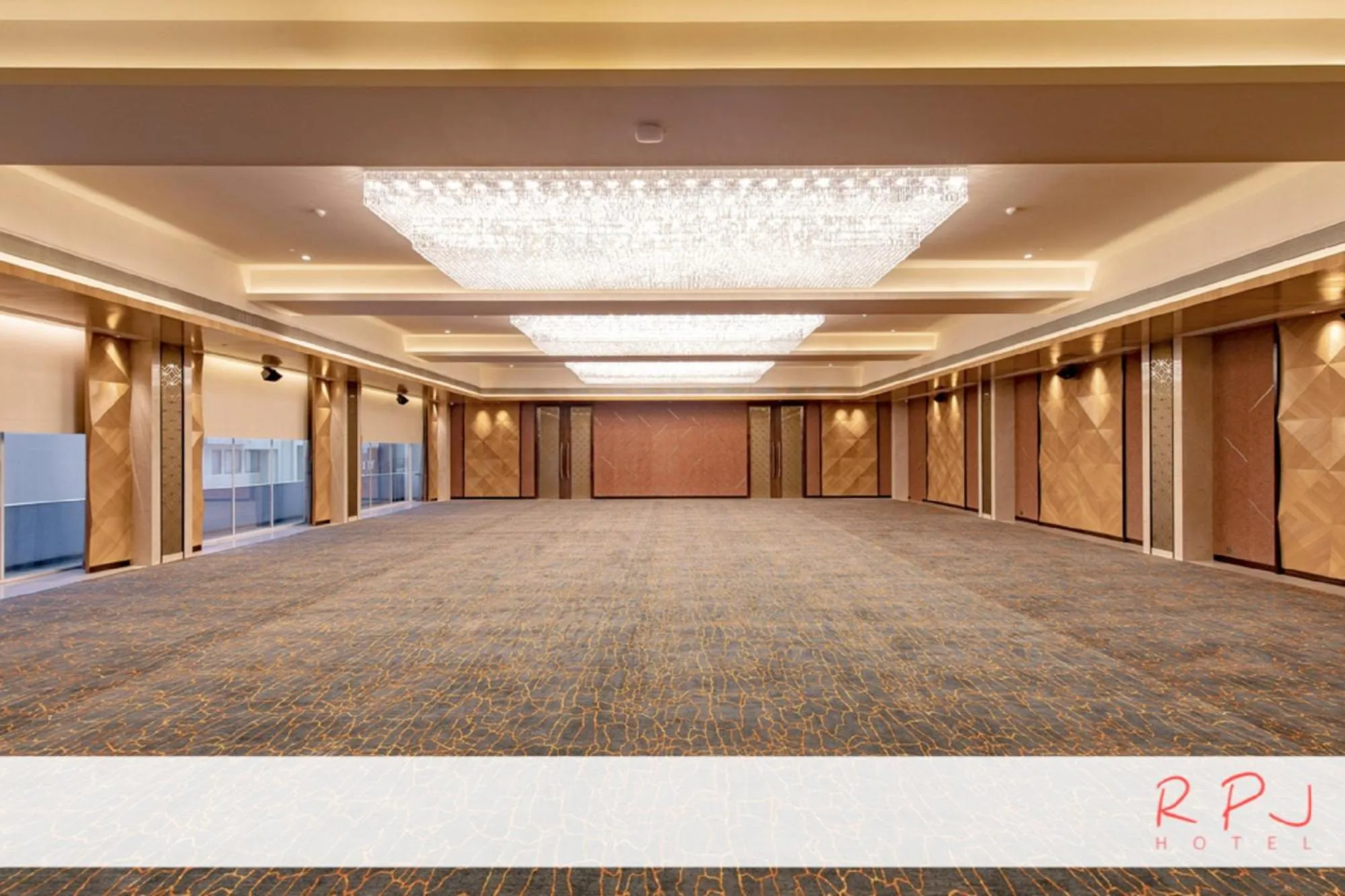 Banquet/Function facilities in RPJ Hotel Rajkot