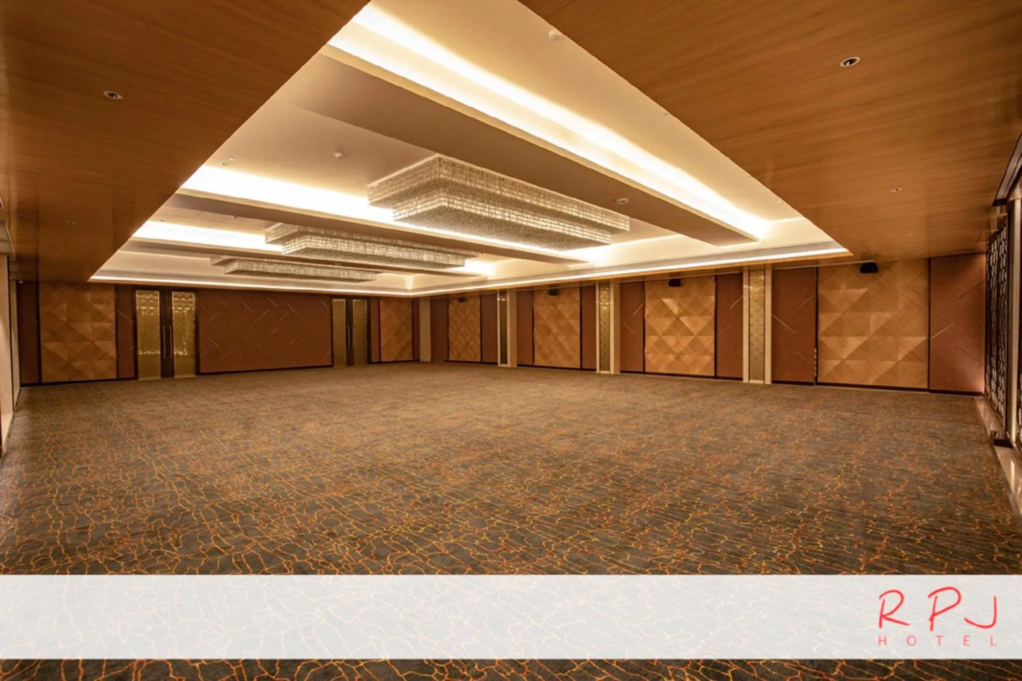 Banquet/Function facilities in RPJ Hotel Rajkot