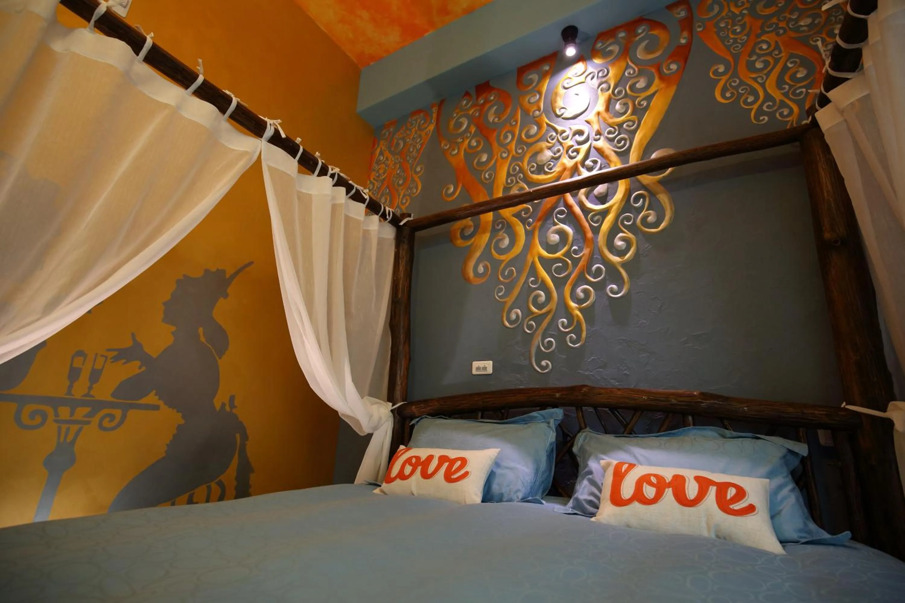 Decorative detail, Bed in Sweet Heart B&B