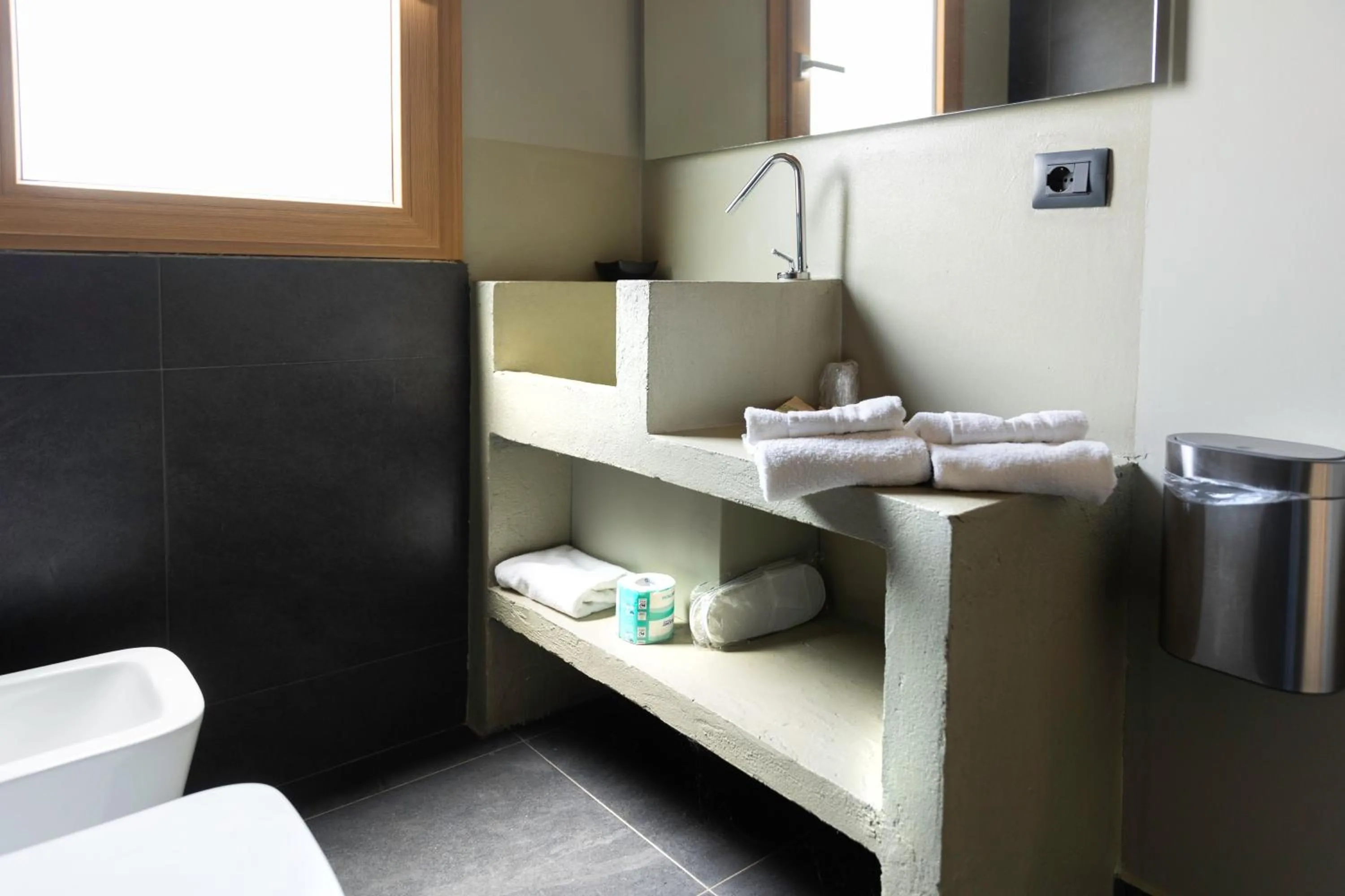 Bathroom in PODERE DELL'ETNA SEGRETA - Essential Nature Hotel & Glamping
