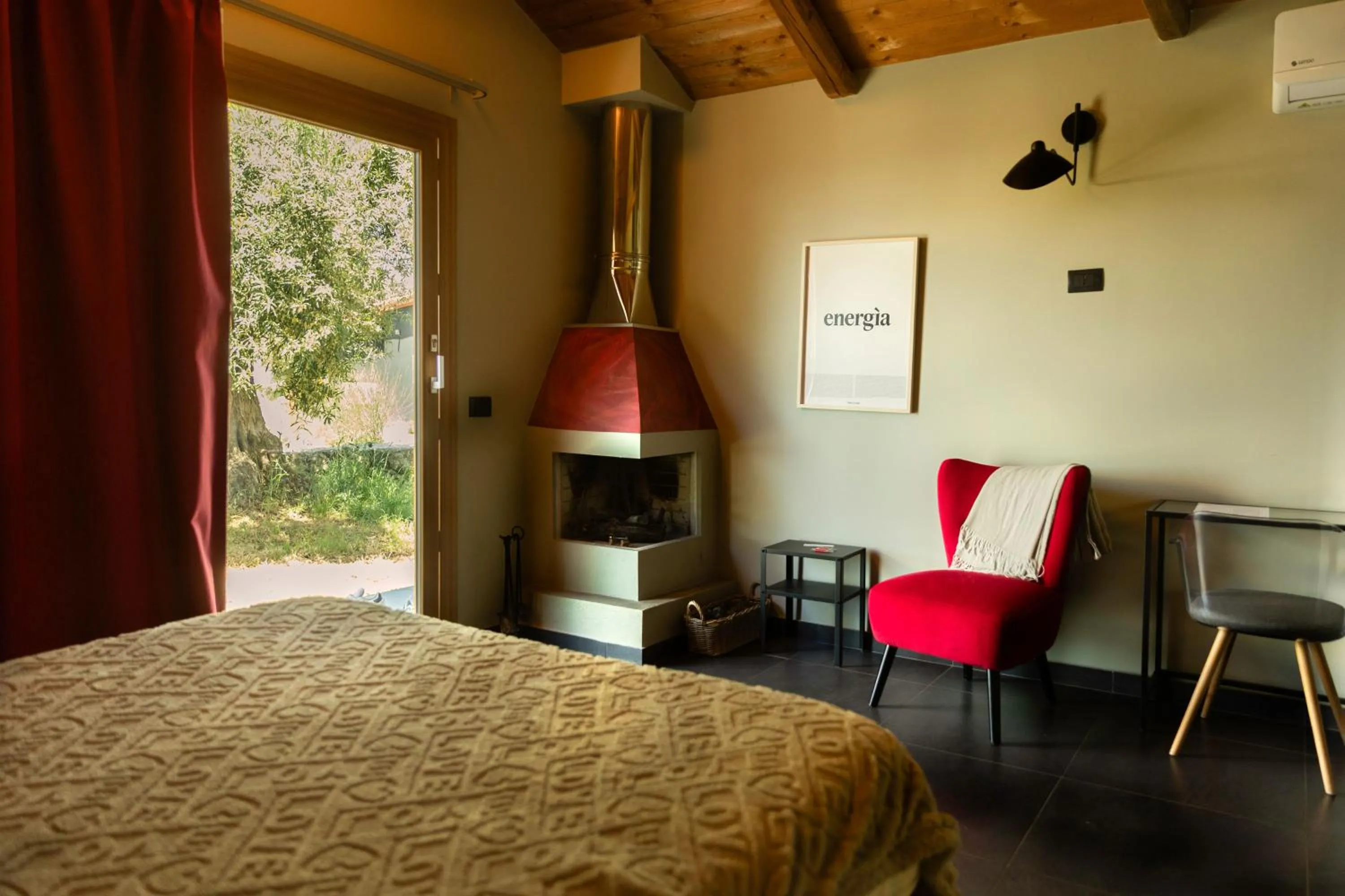 Bedroom, Bed in PODERE DELL'ETNA SEGRETA - Essential Nature Hotel & Glamping