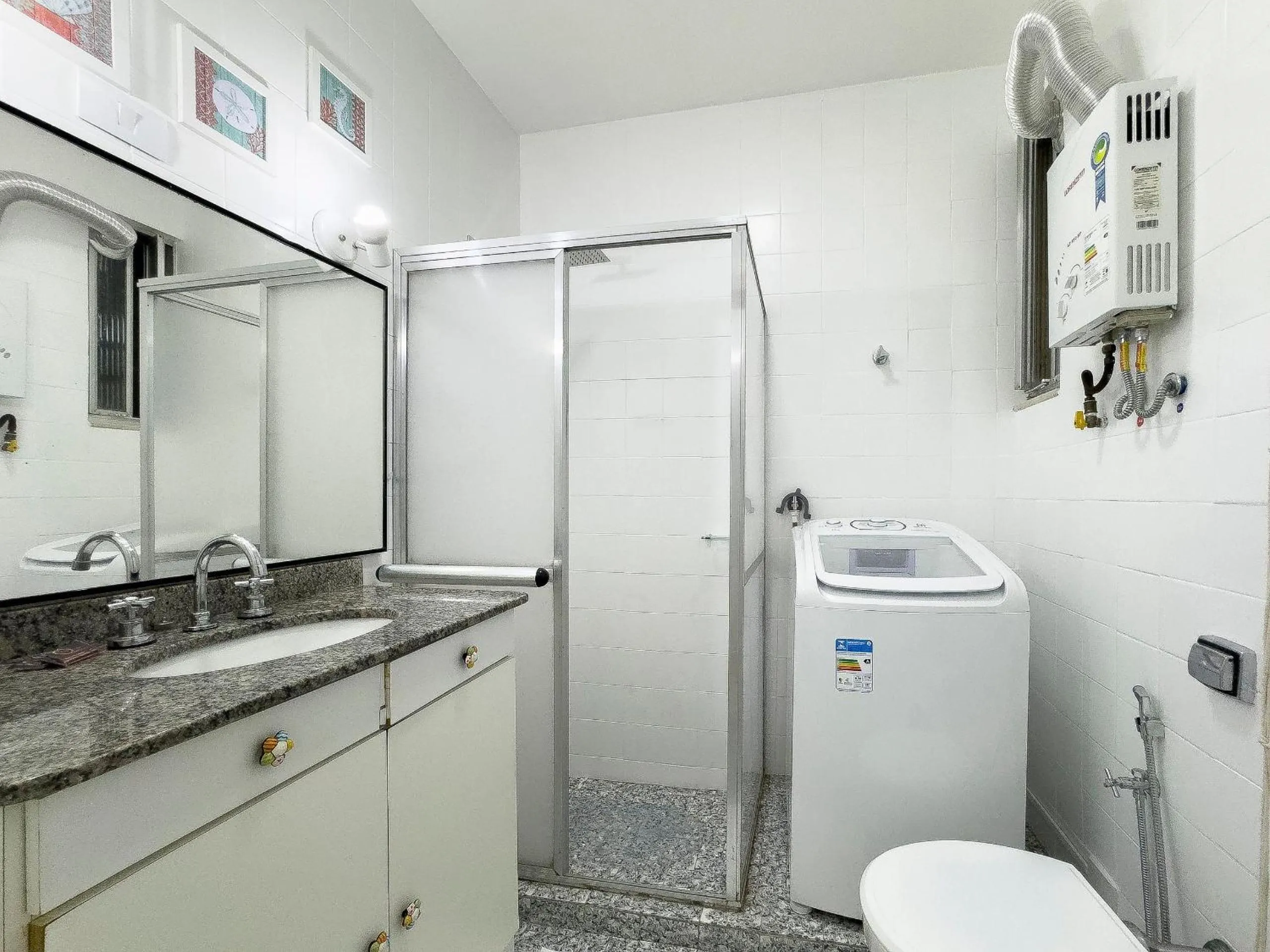 Toilet in Localização Perfeita: 1Qto, 3min Orla