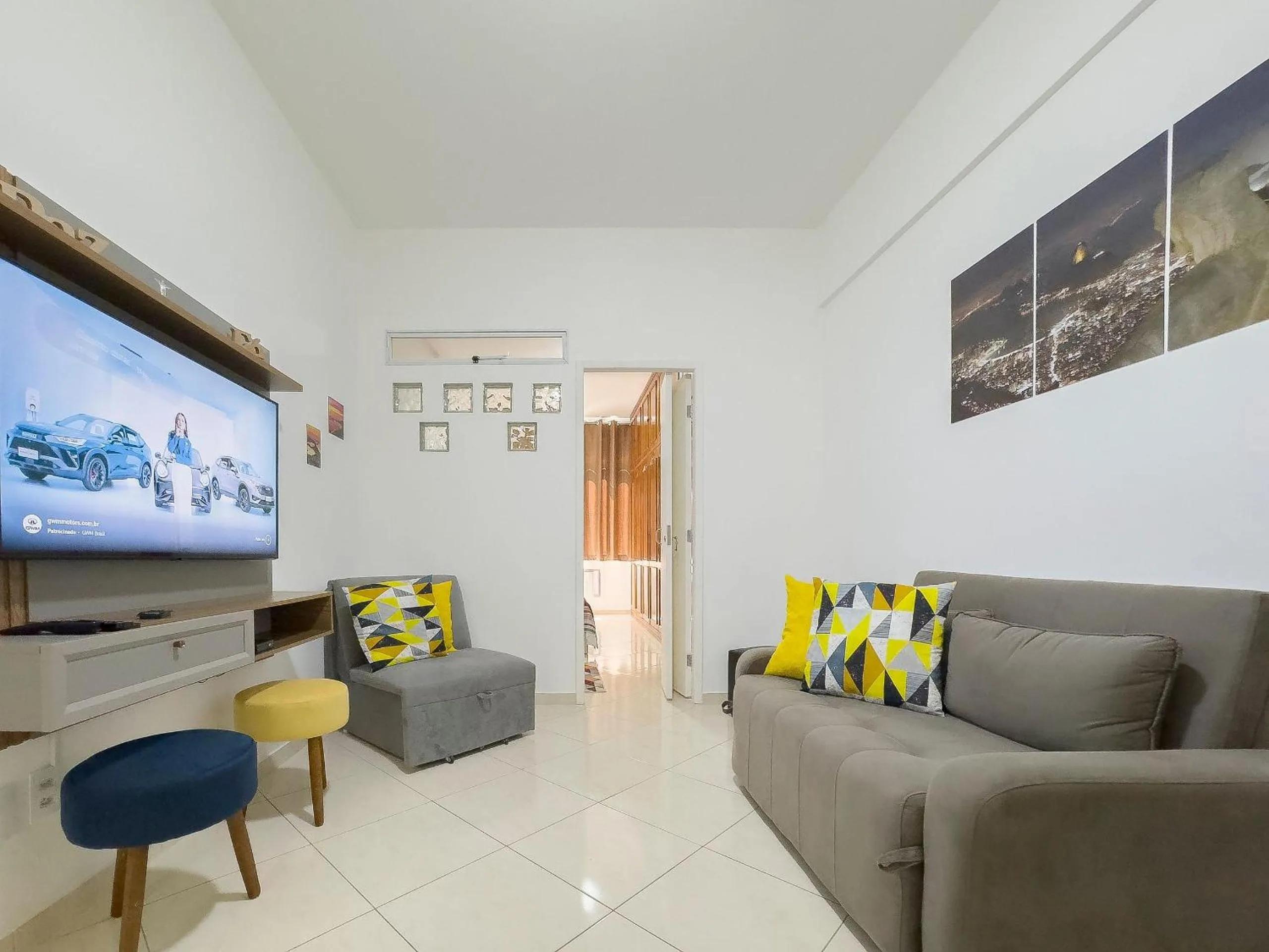 Living room in Localização Perfeita: 1Qto, 3min Orla