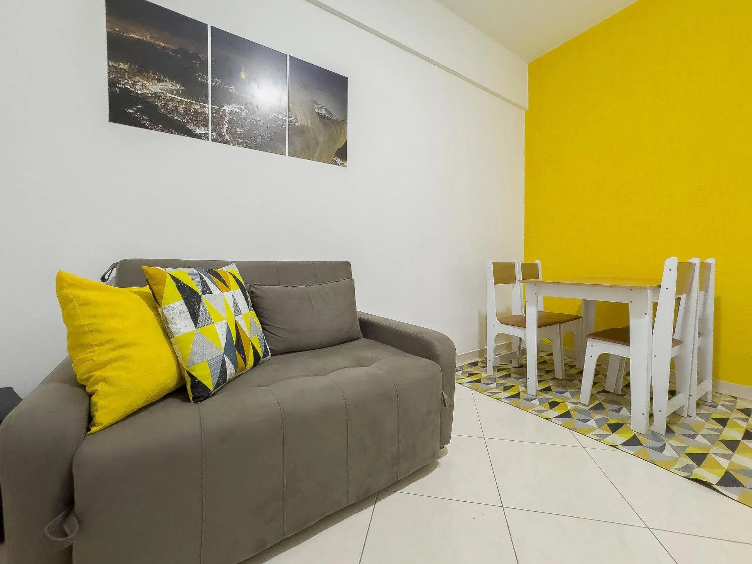 Living room in Localização Perfeita: 1Qto, 3min Orla