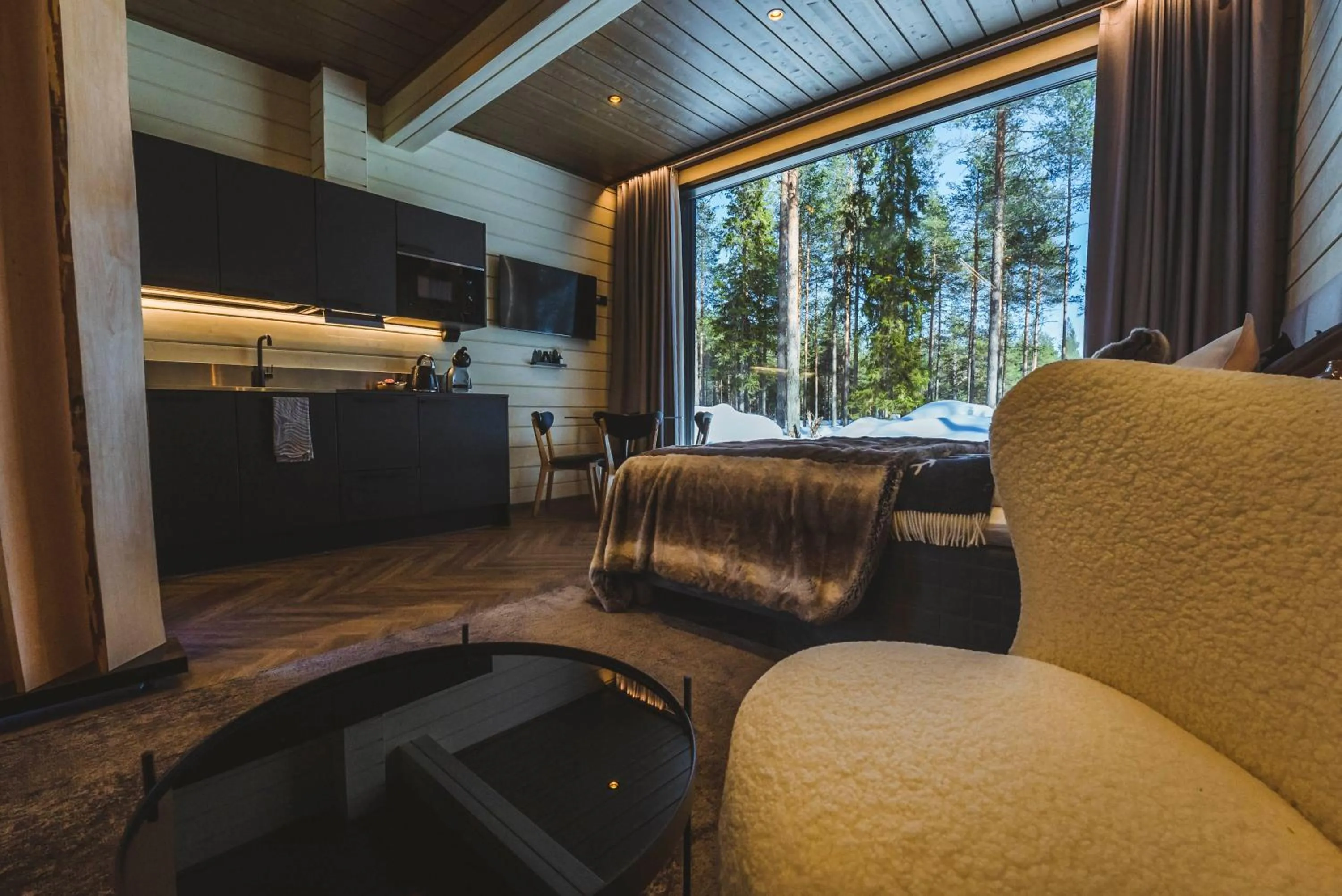 TV and multimedia in Adults Only Invisible Forest Lodge & SPA