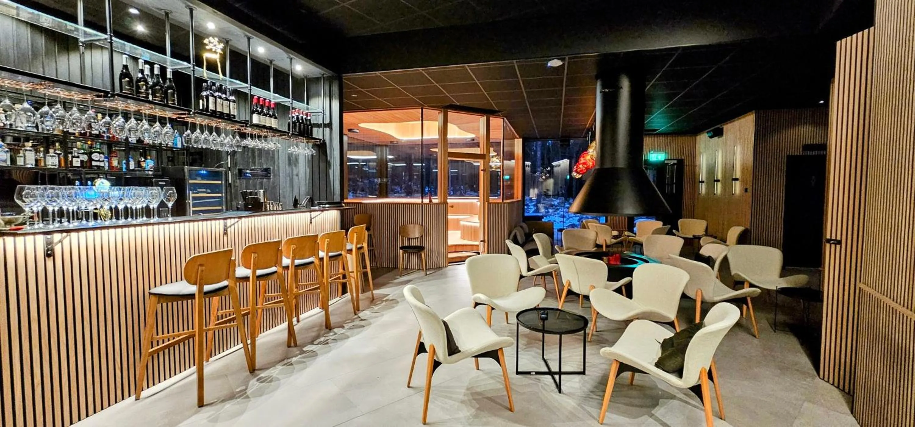 Restaurant/places to eat in Adults Only Invisible Forest Lodge & SPA