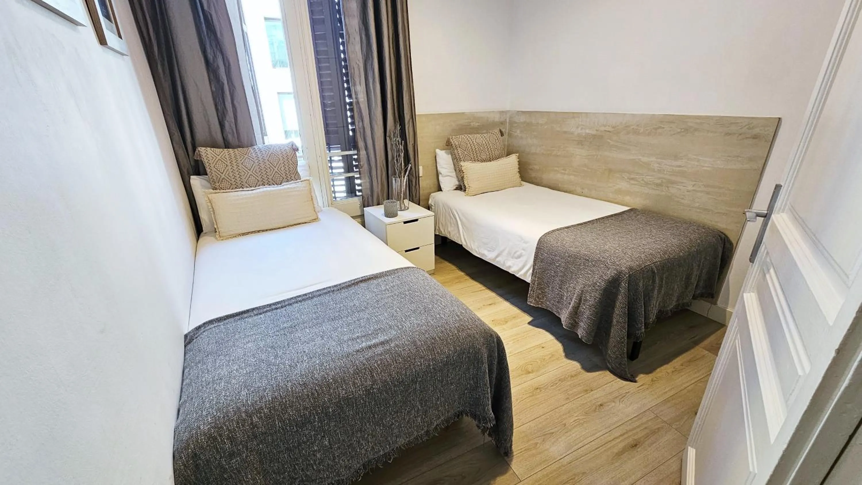 Bedroom, Bed in Click&Flat Seneca Suites