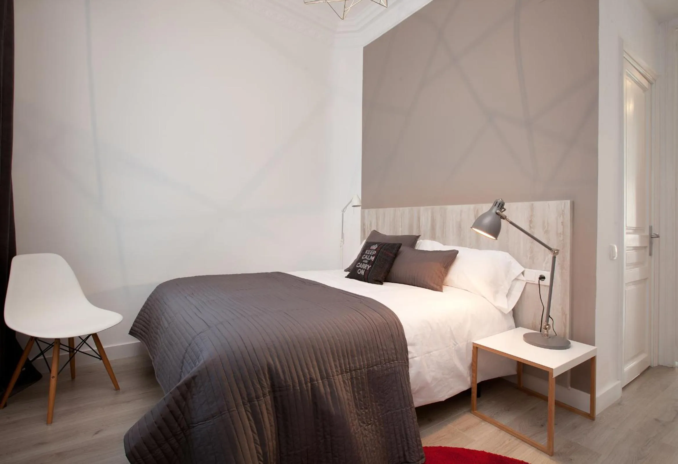 Bedroom, Bed in Click&Flat Seneca Suites