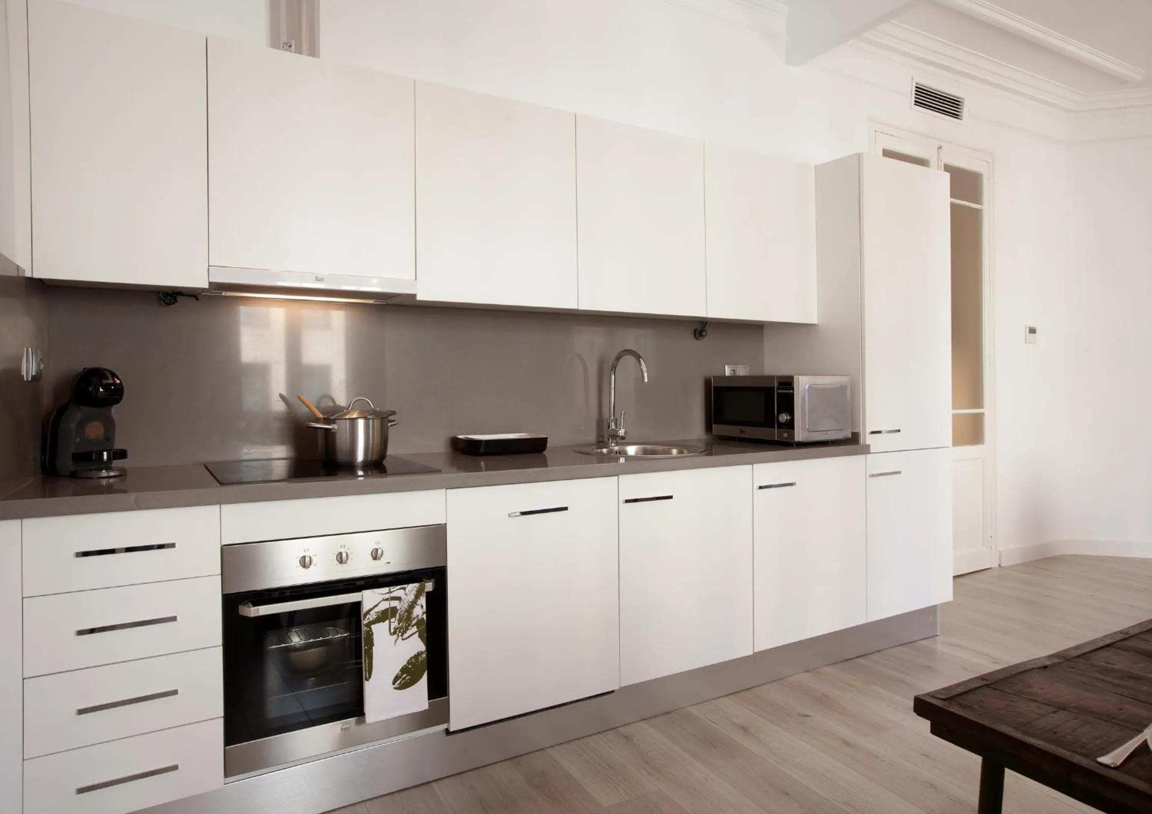 Kitchen or kitchenette in Click&Flat Seneca Suites