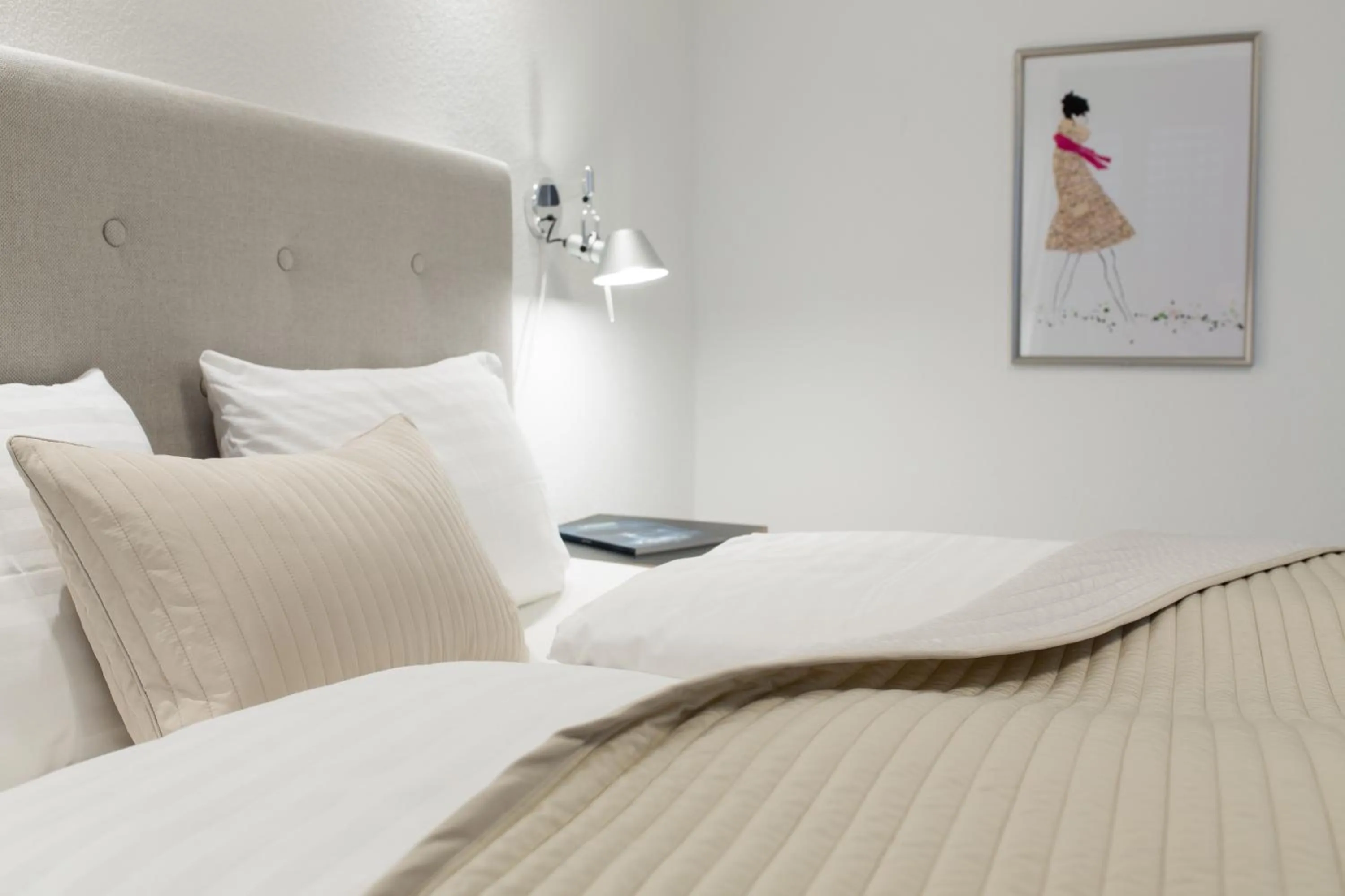 Photo of the whole room, Bed in Hotel SiX