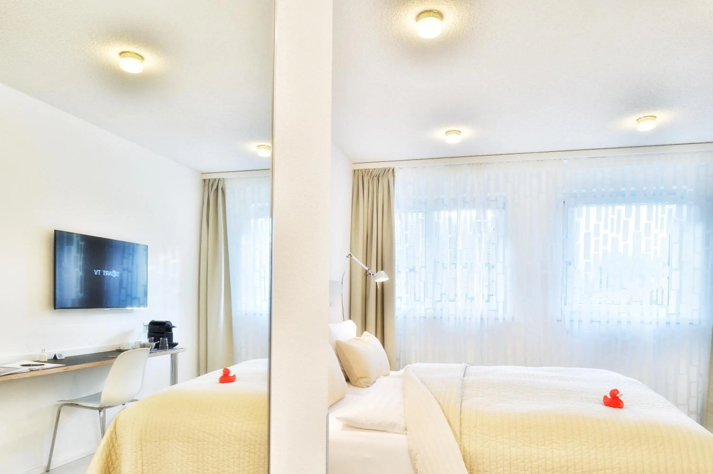 Photo of the whole room, Bed in Hotel SiX