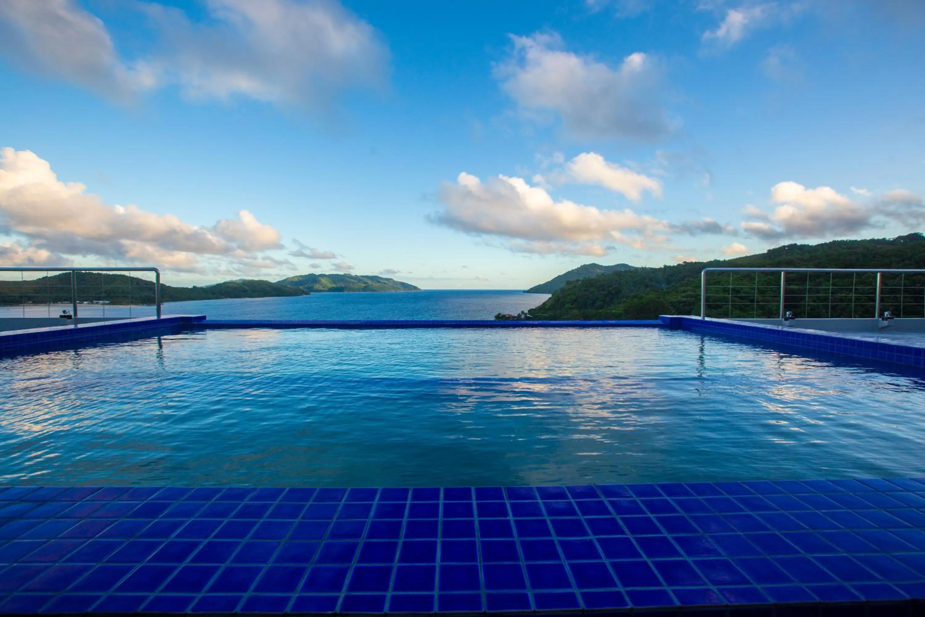 Swimming pool in Horizon Hotel Romblon
