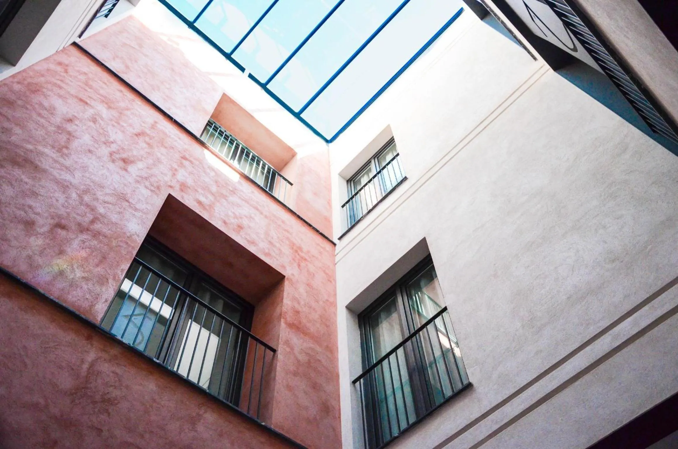Facade/entrance in Aguilas5 SevillaSuites