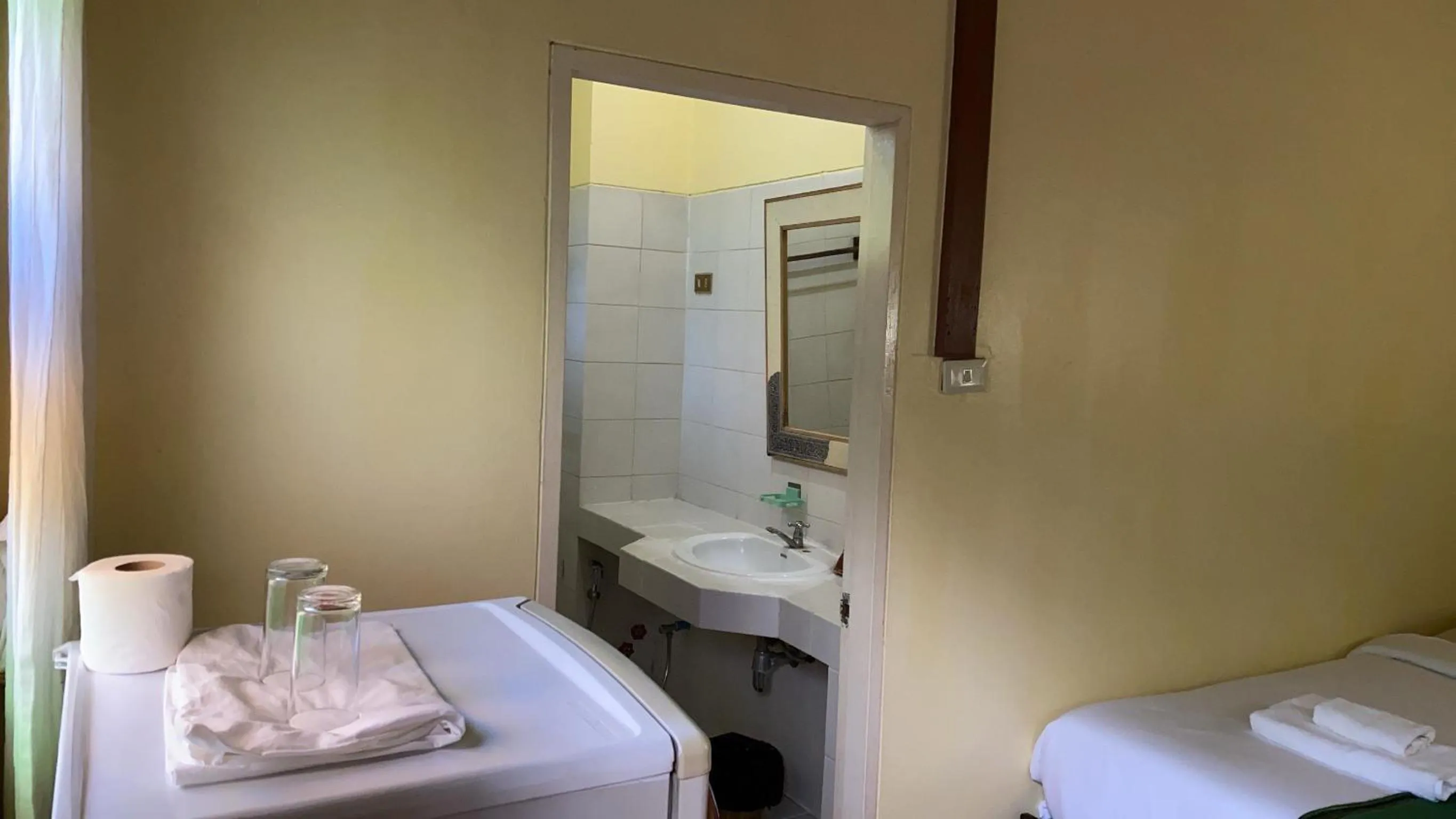 Bathroom in Golden Triangle Palace Hotel