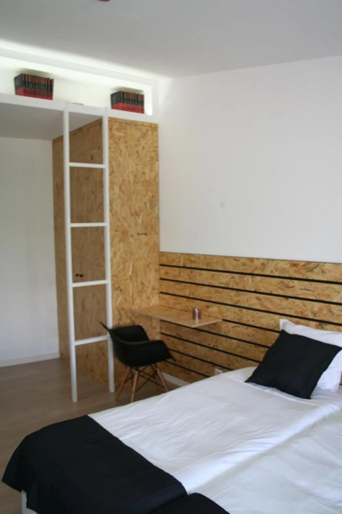 Decorative detail, Bed in Vilaportuguesa