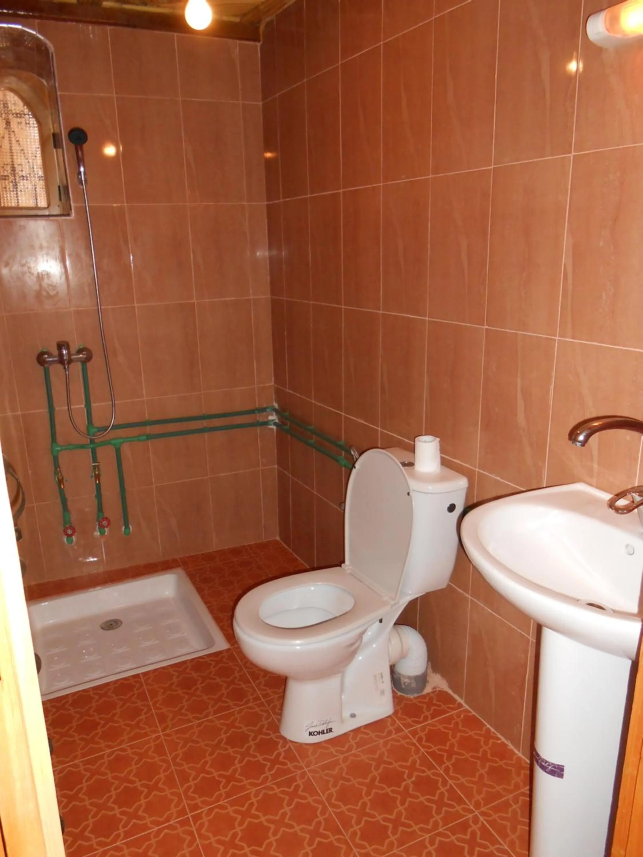 Bathroom in La Petite Gorge, Hôtel & Restaurant Todra Gorge