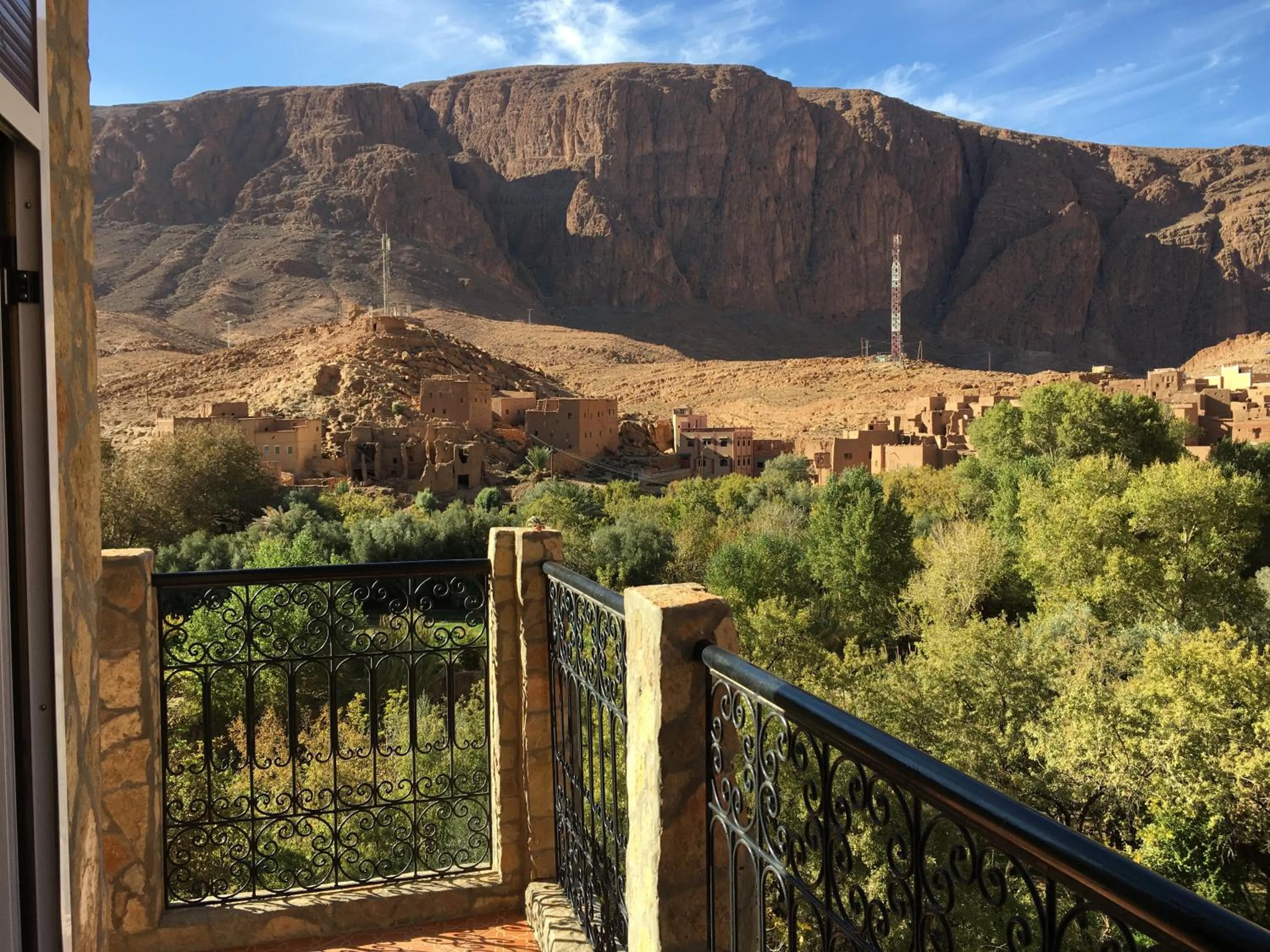 Mountain view in La Petite Gorge, Hôtel & Restaurant Todra Gorge