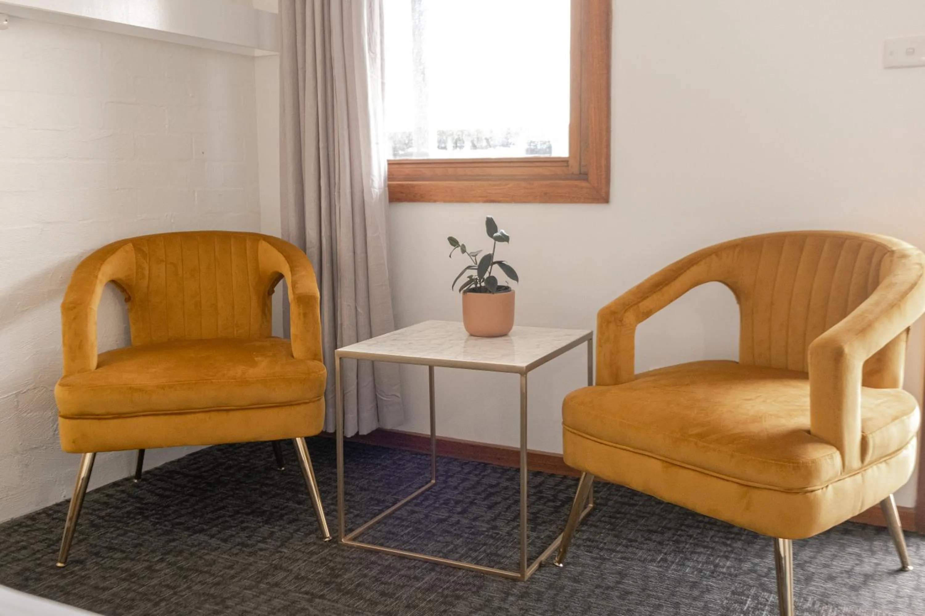 Seating area in Caledonian Inn - The Stump