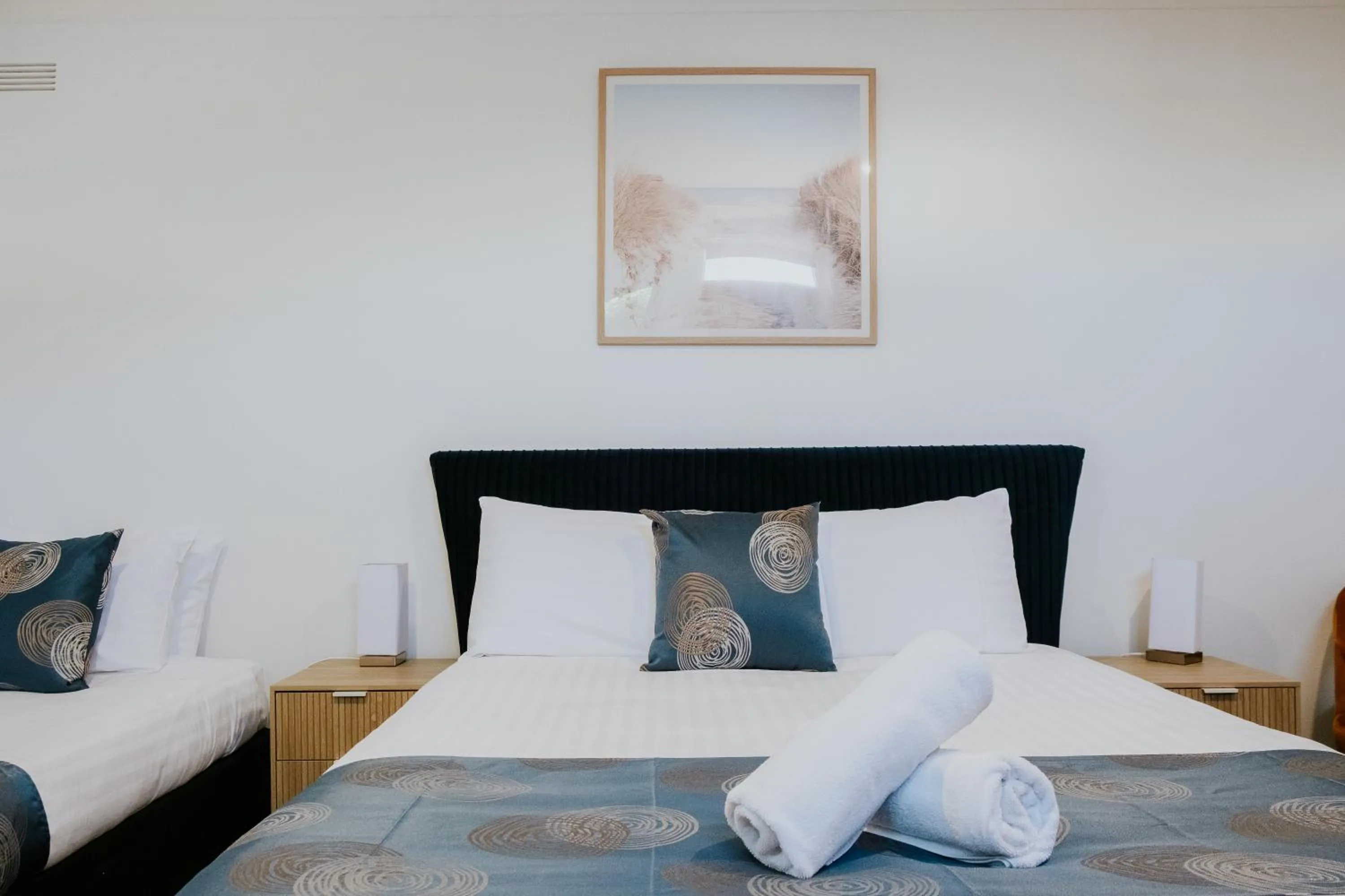 Bed in Caledonian Inn - The Stump