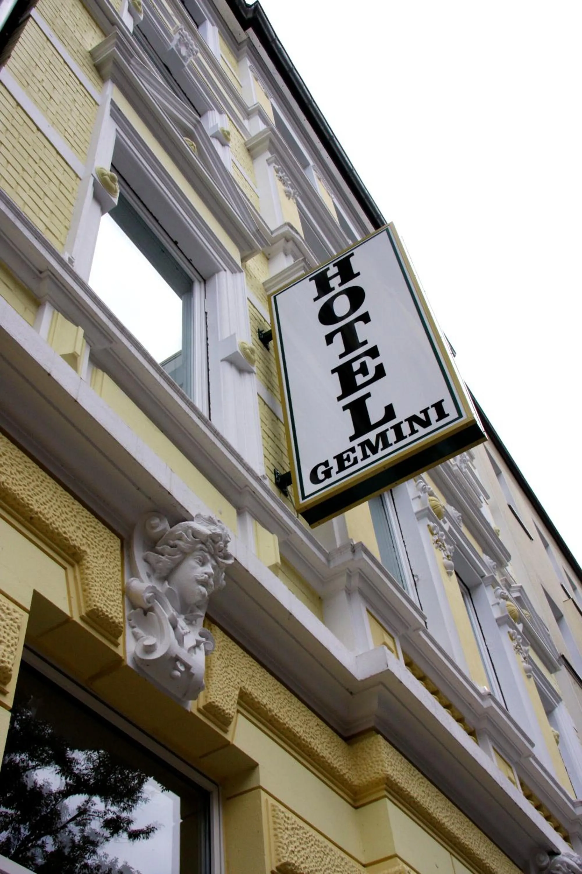 Facade/entrance in Hotel Gemini