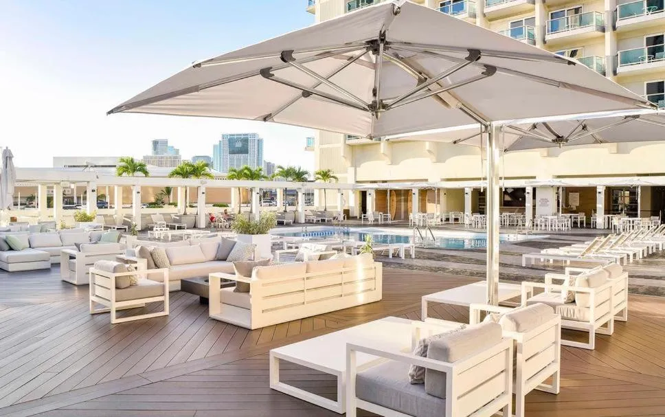 Ala Moana Hotel _ Ocean view with balcony