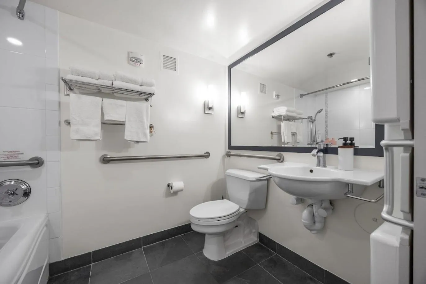 Ala Moana Hotel _ Ocean view with balcony