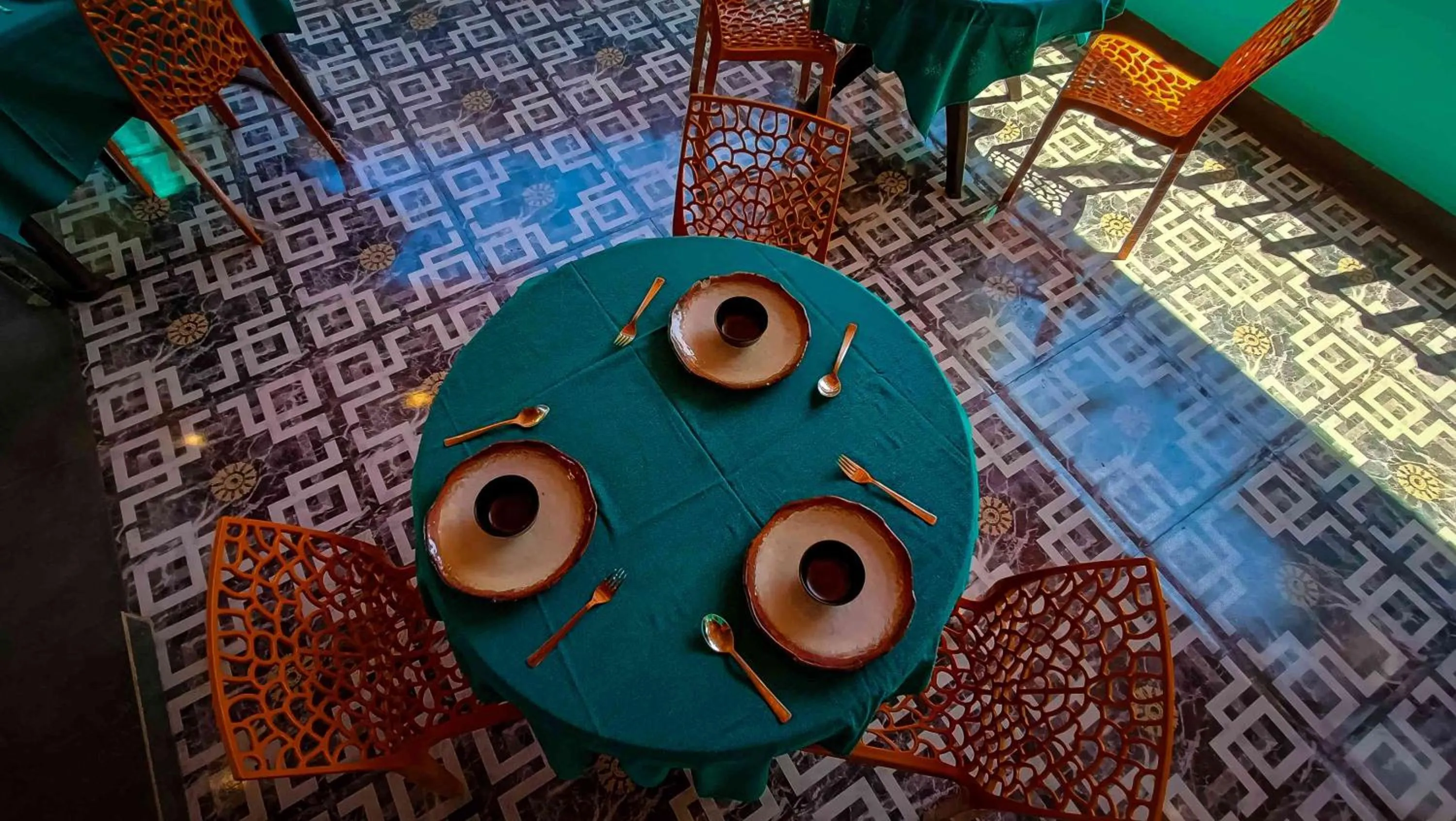 Restaurant/places to eat in 36 Yard Beach Cottages