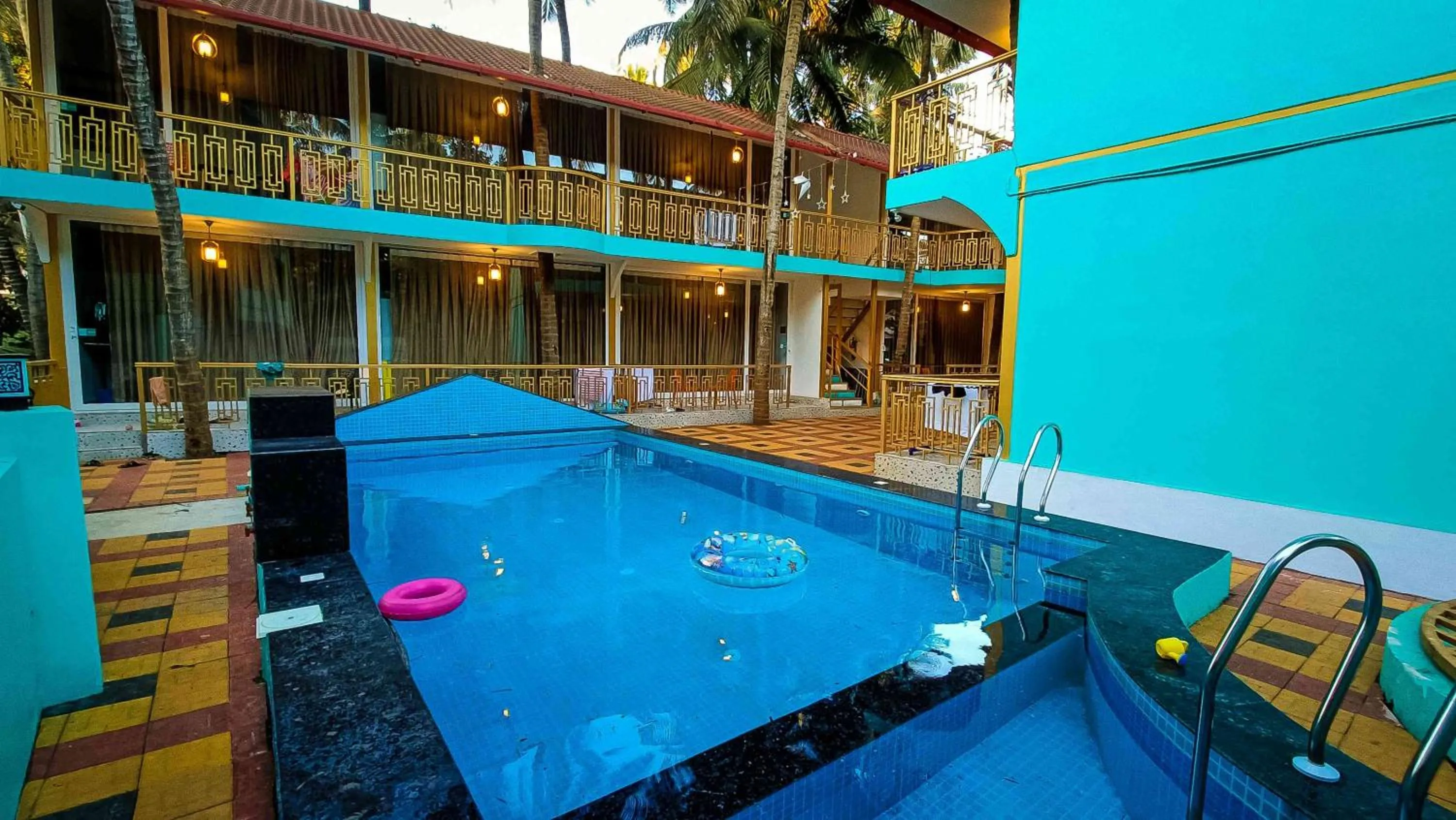 Swimming pool in 36 Yard Beach Cottages