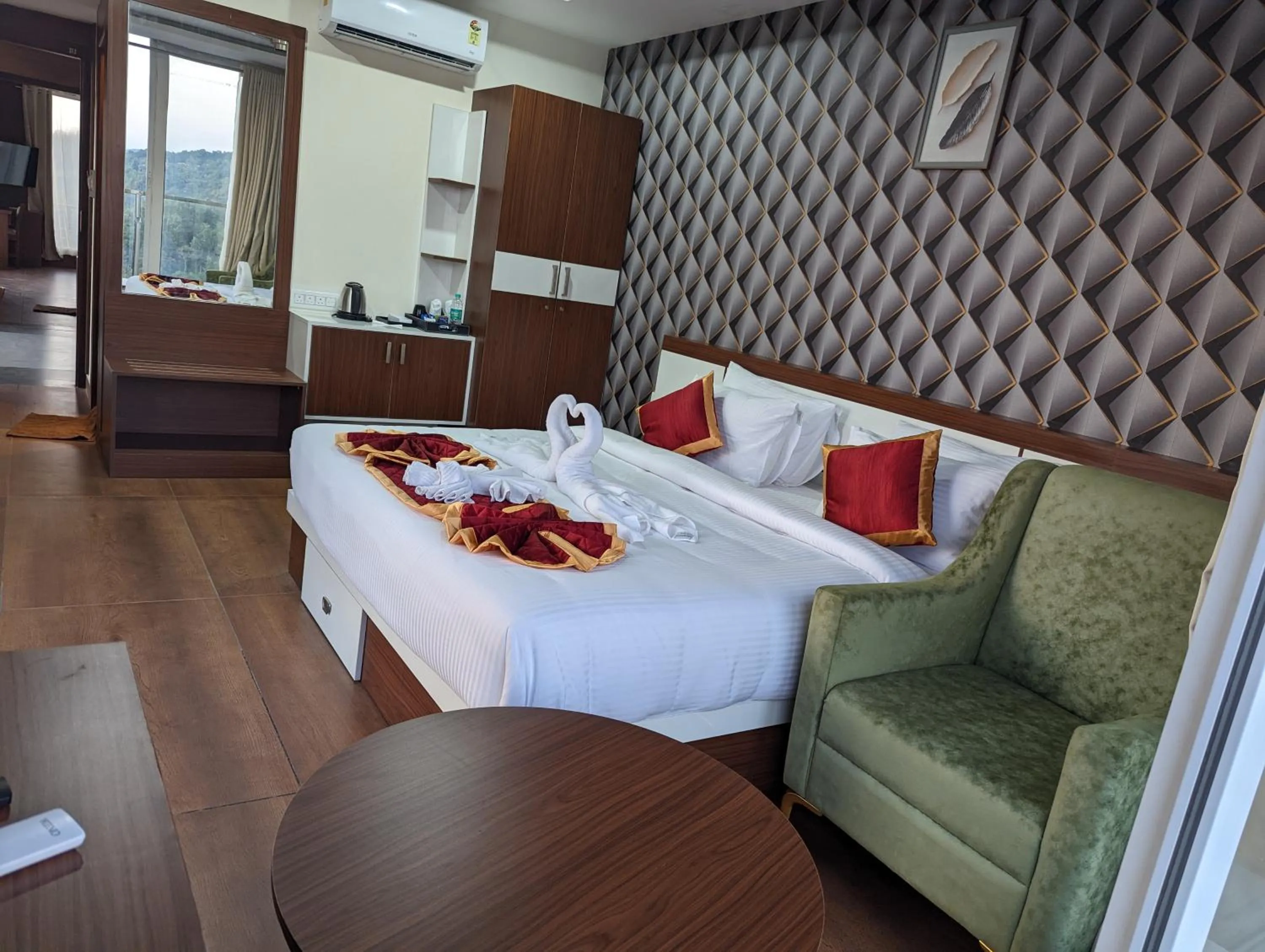 Photo of the whole room, Bed in OXYRICH