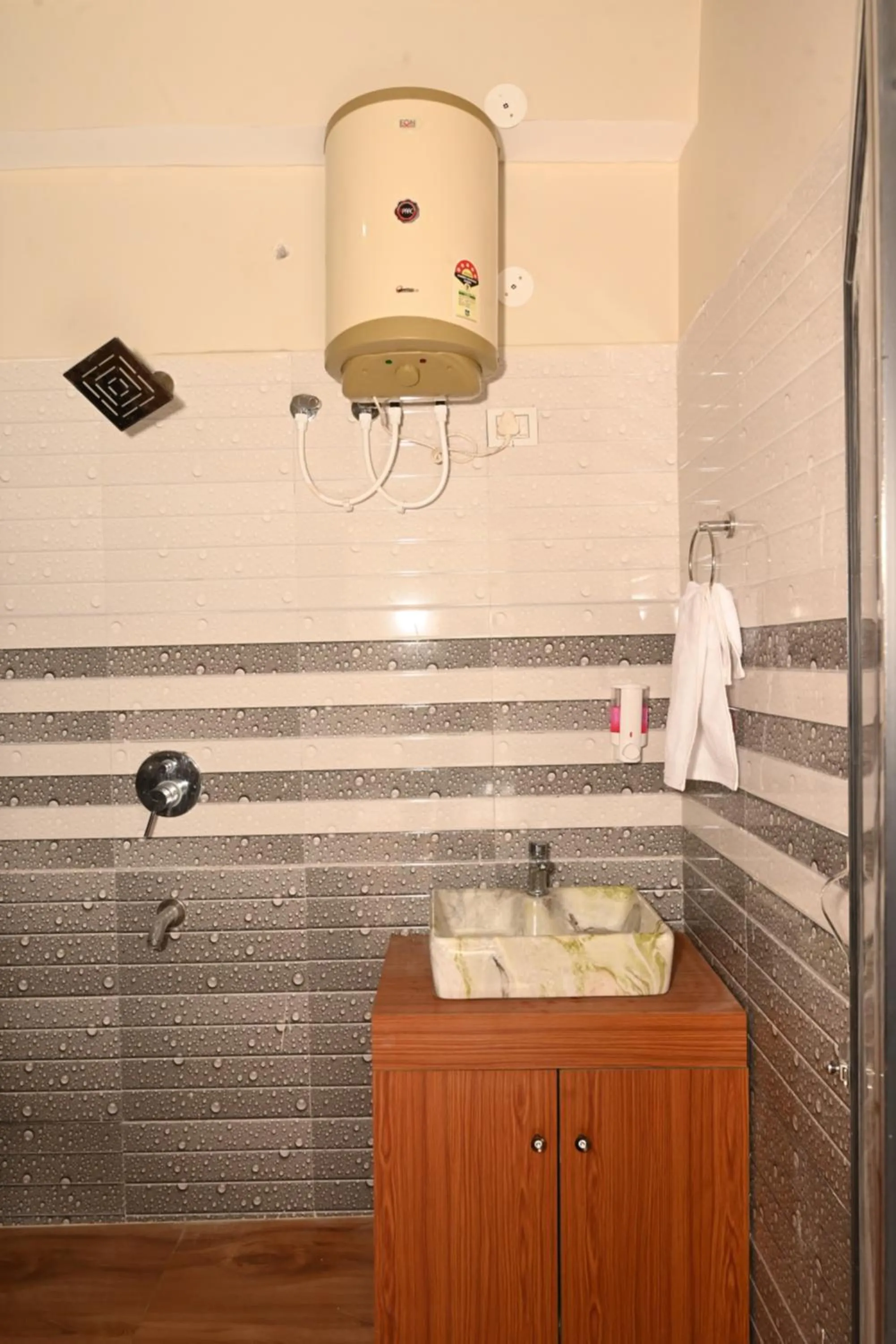 Bathroom in Himalayan Hill Top Resort