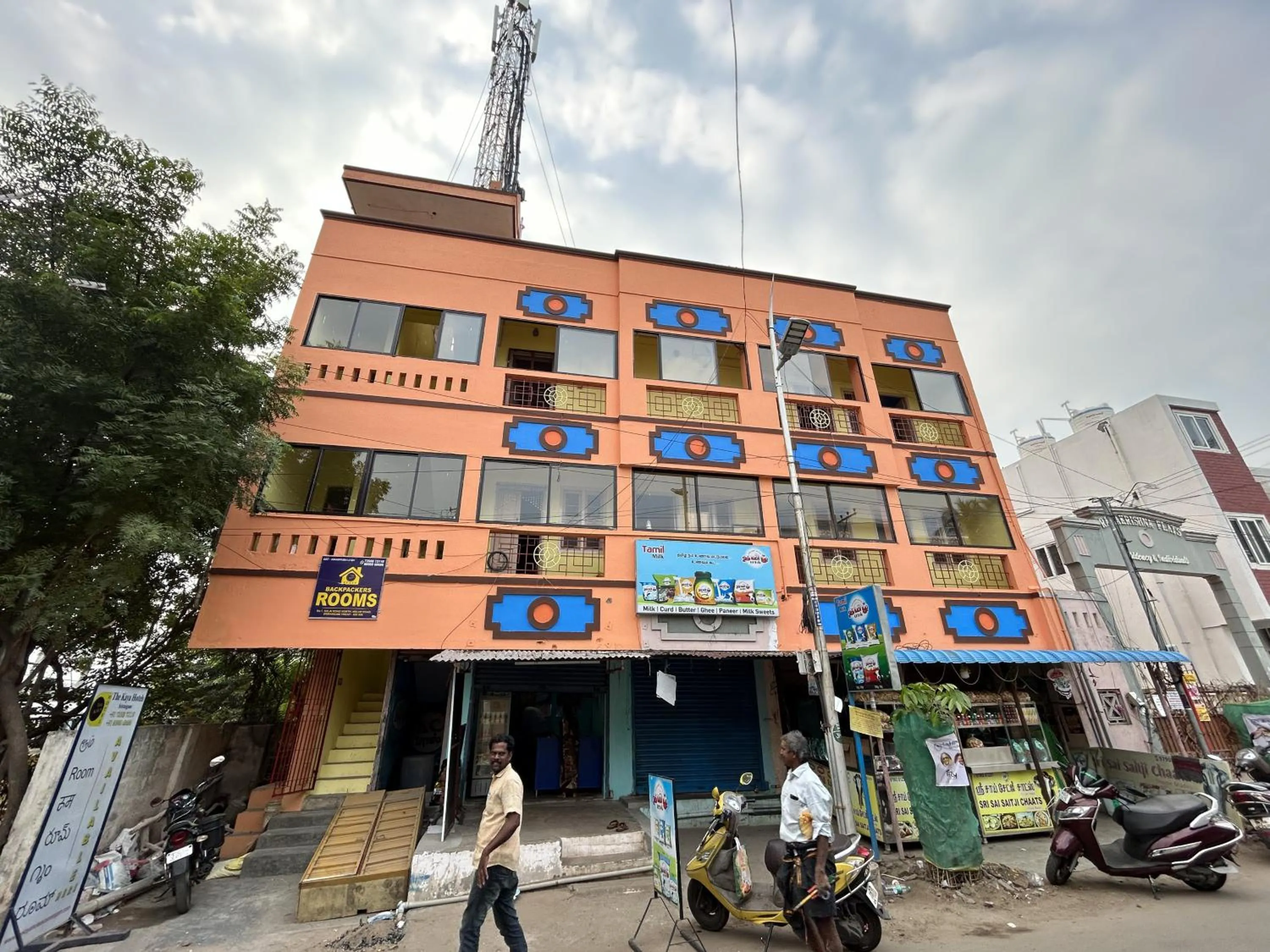 Day in The Kaya Backpackers Rooms Srirangam