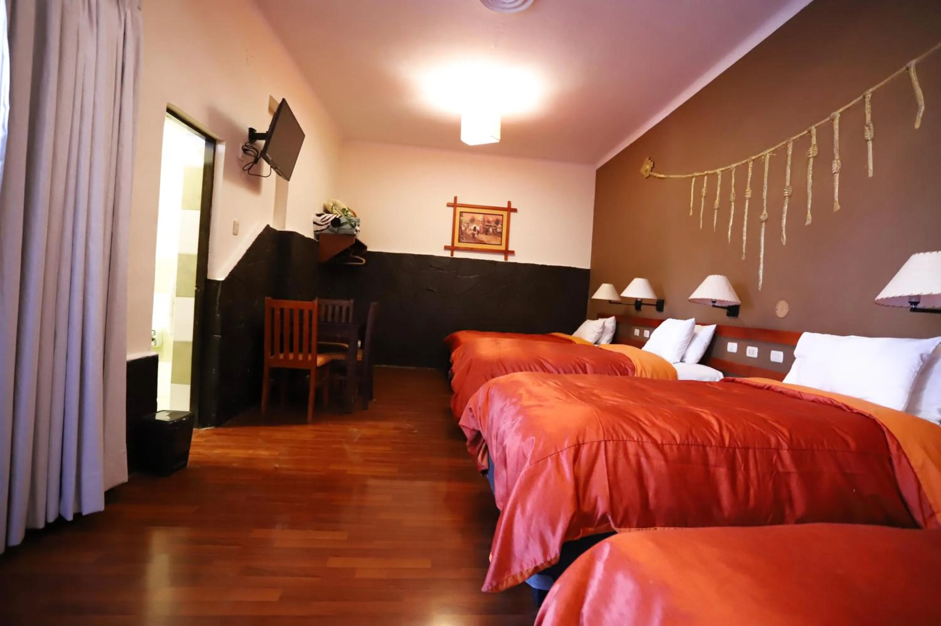 Photo of the whole room in La Casona de Rimacpampa